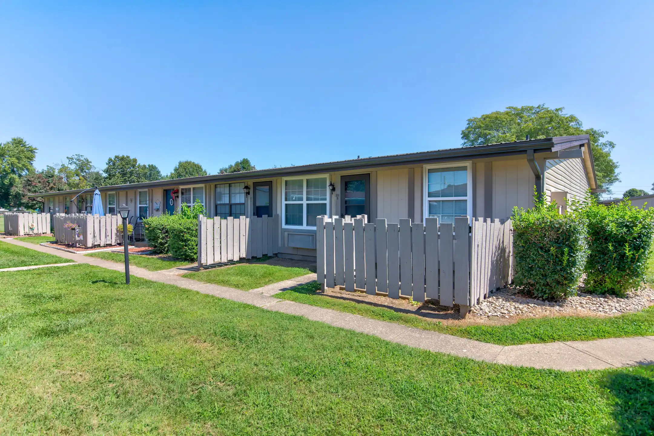 Cedarwood Apartments 731 Sycamore St 100 Belpre, OH Apartments for