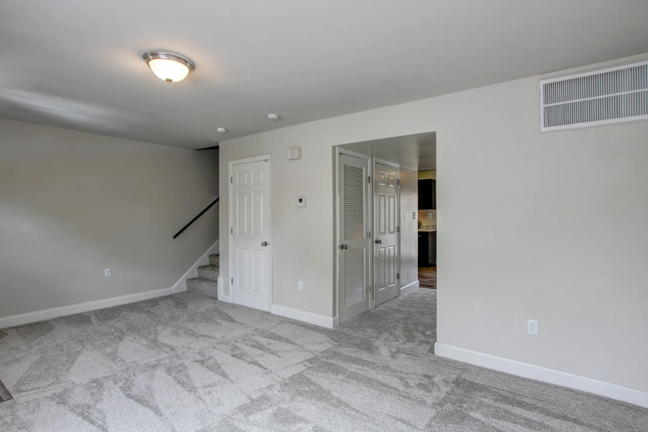 Living Room - Westgate Apartments And Townhomes - Manassas, VA