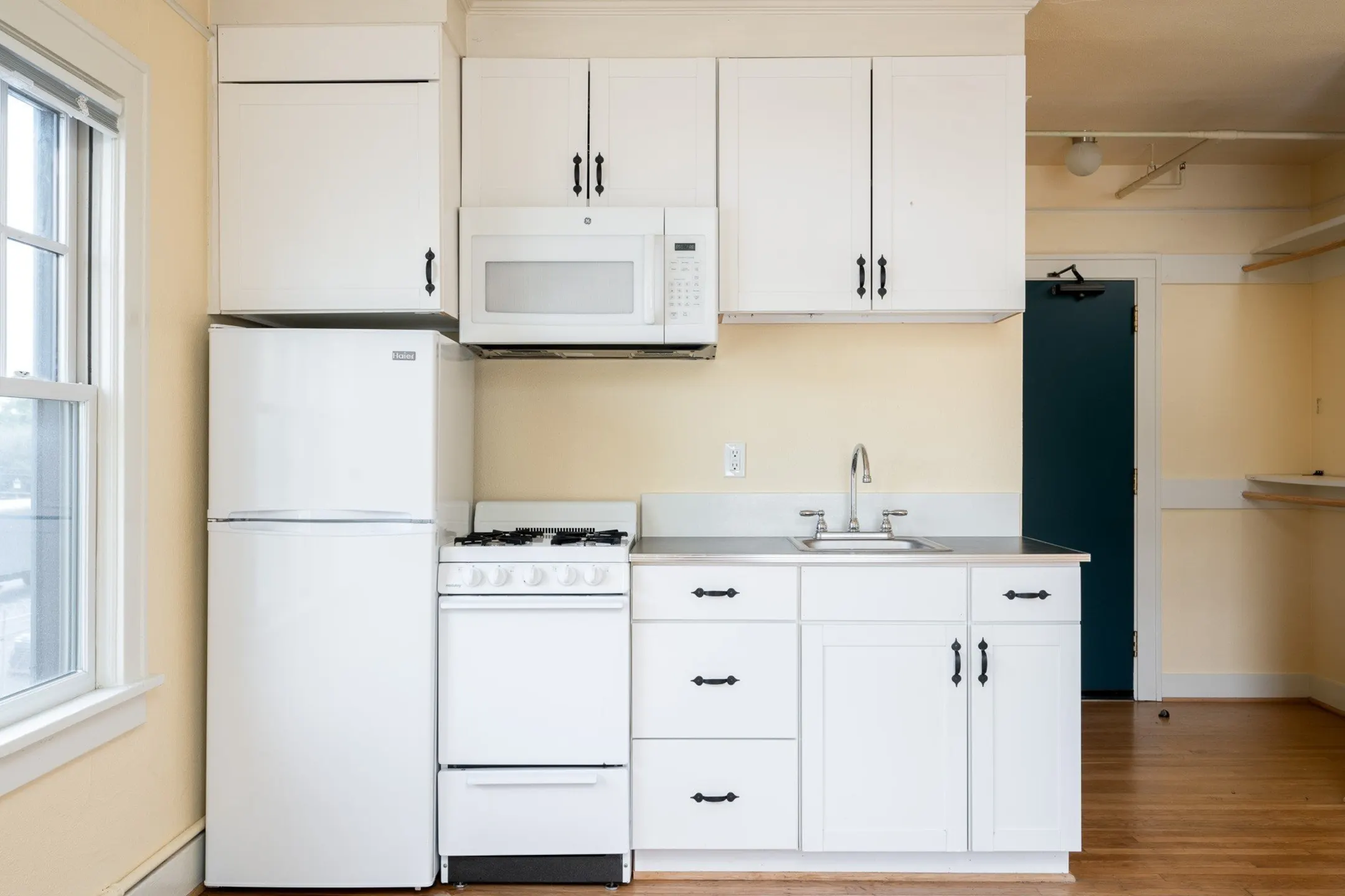 Kitchen - Mississippi Court - Portland, OR