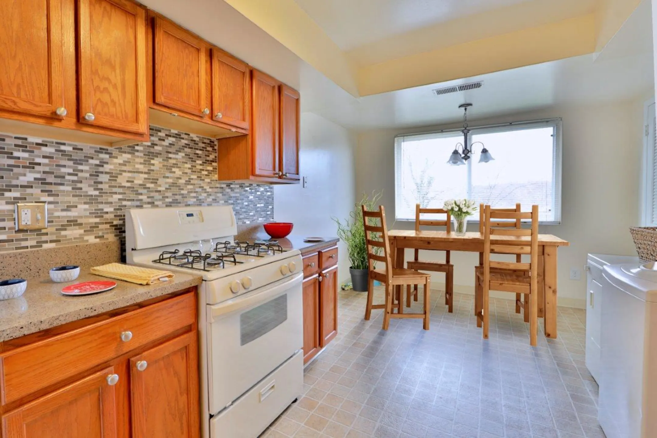 Kitchen - Westerlee Apartment Homes - Catonsville, MD