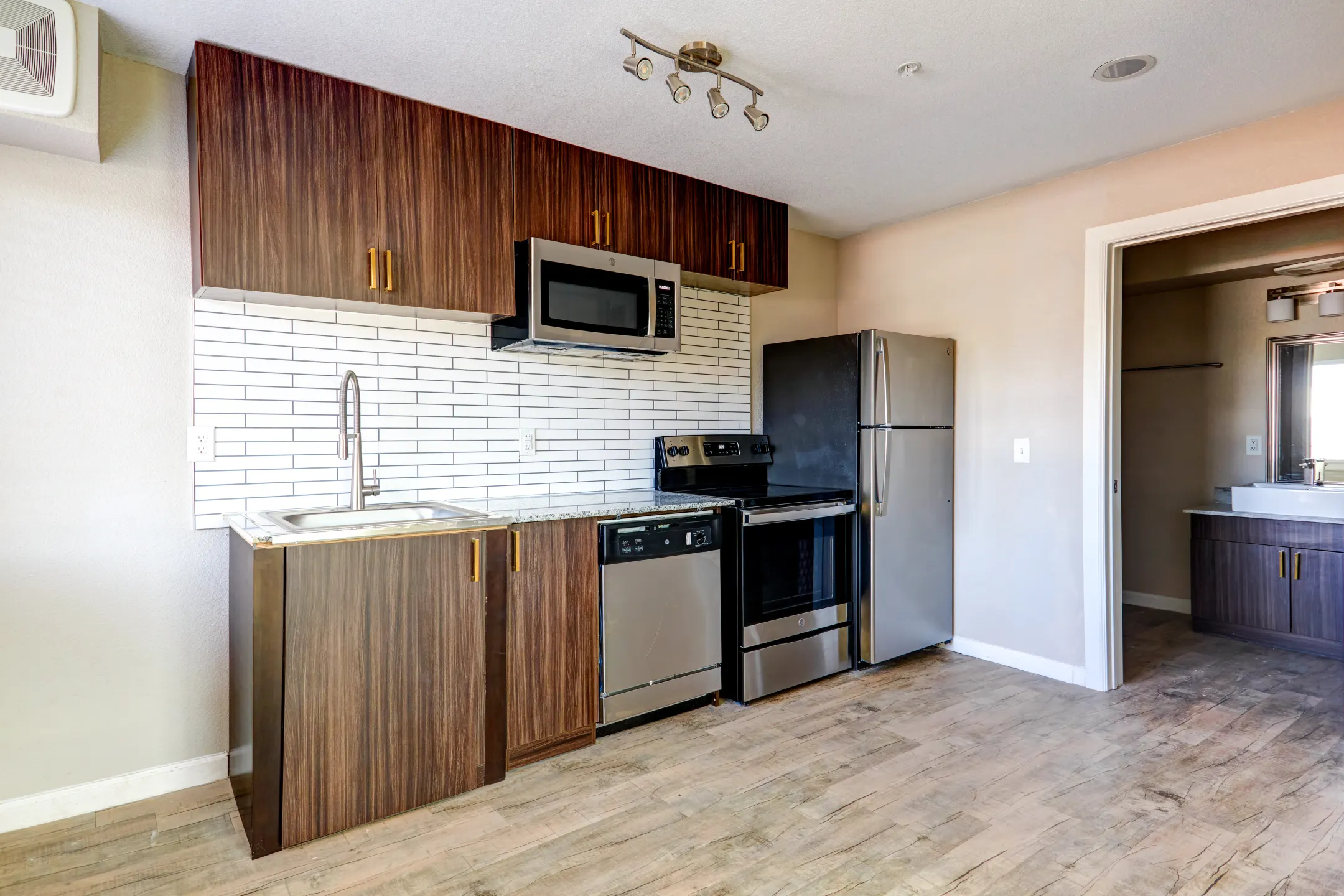 Kitchen - Alma Apartments - Austin, TX