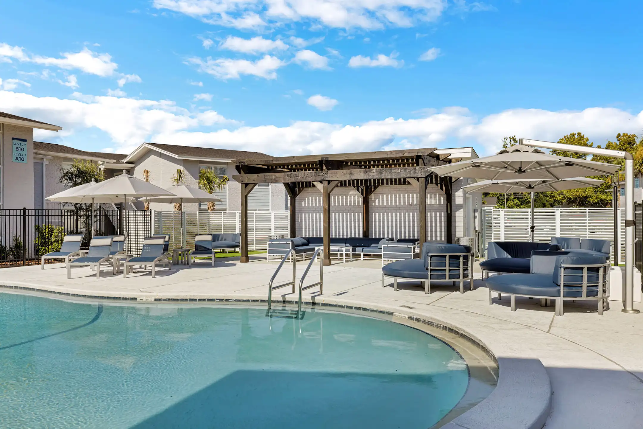 Pool - The Overlook at Pensacola Bay - Pensacola, FL