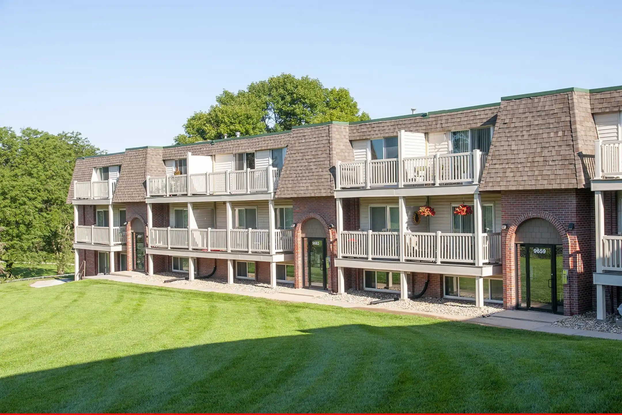 Cimarron Hills Apartments Omaha, NE 68127