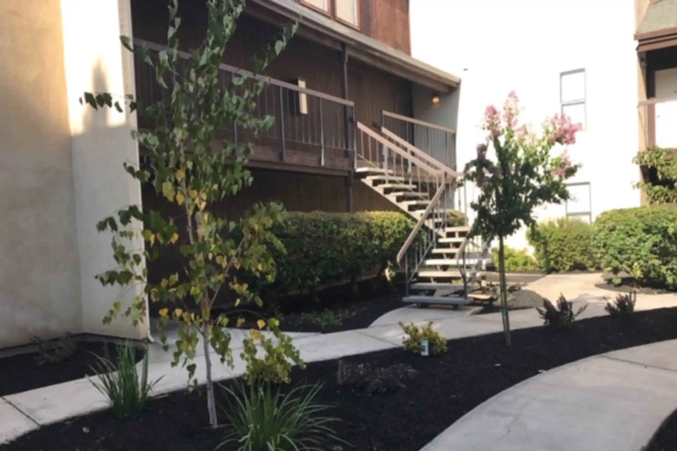 Lakeside Village Apartments 300 Tampa St Turlock, CA Apartments for