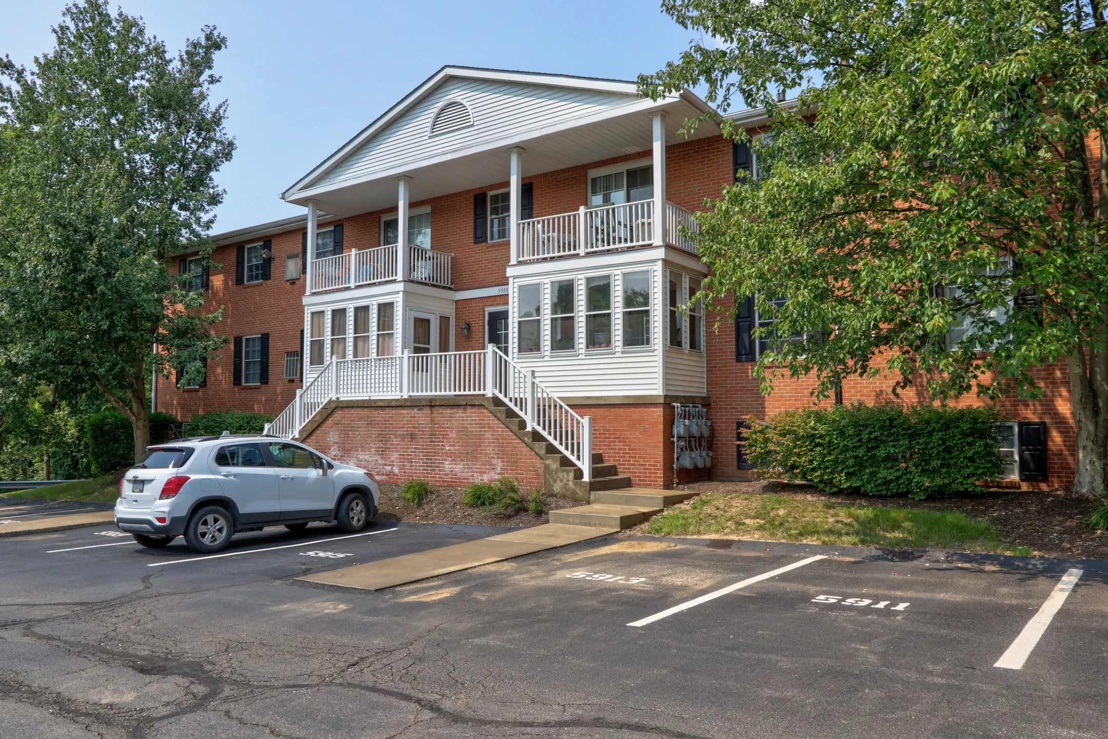 Hickory Hills Apartments - Wexford, Pa 15090