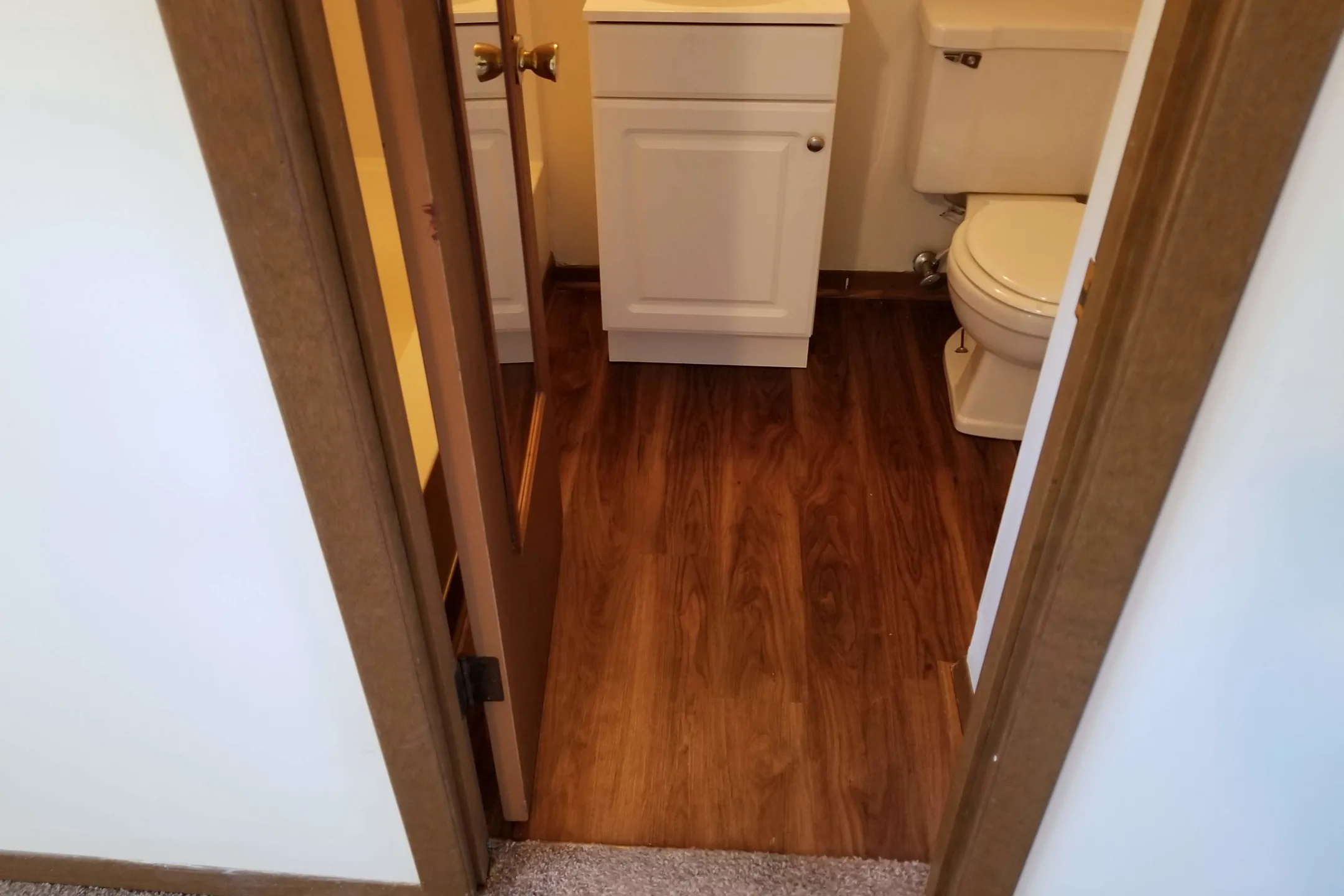 Bathroom - Chapel Court Apartments - Evansville, IN