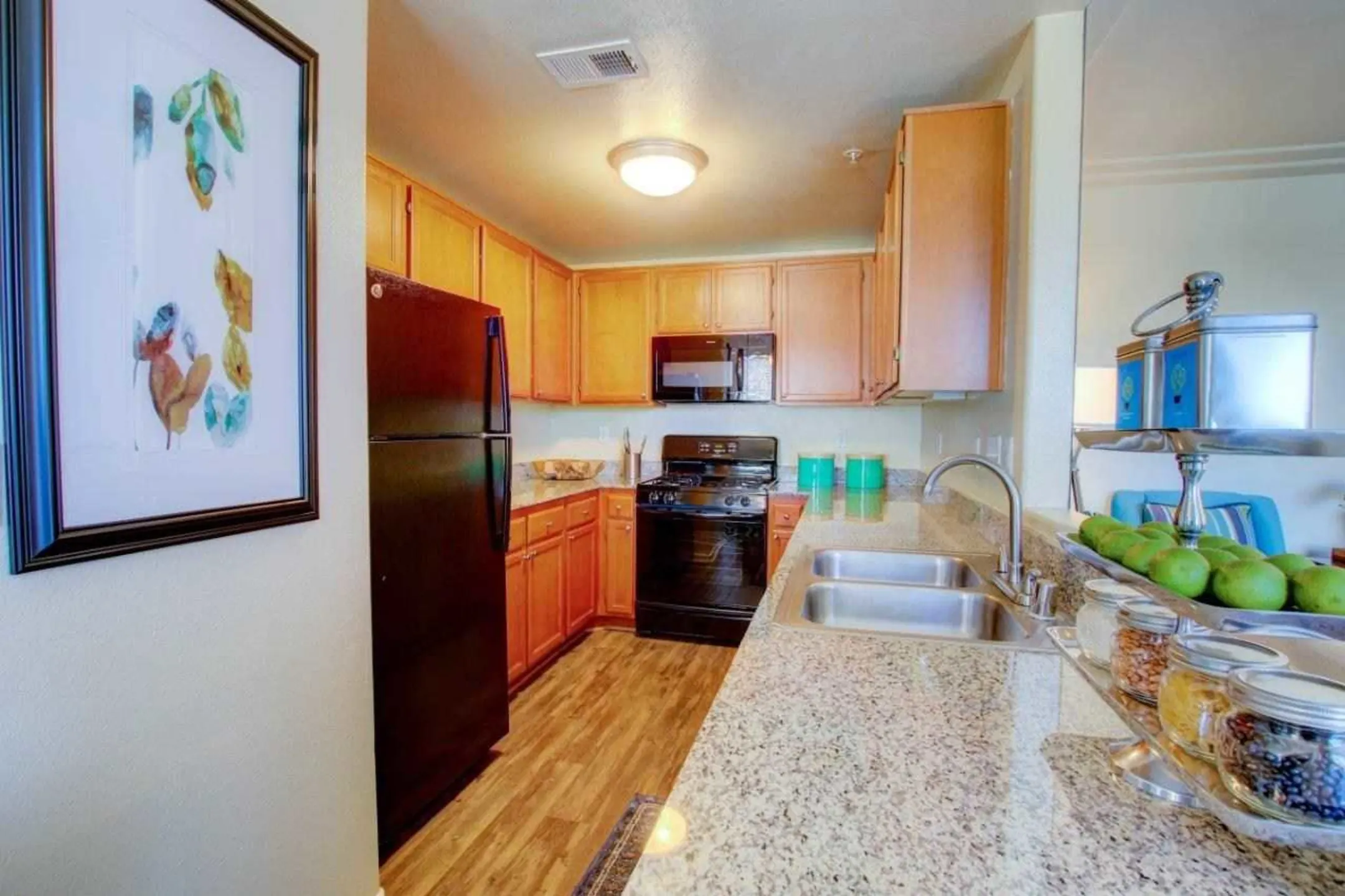 Kitchen - Prominence Apartments - San Marcos, CA