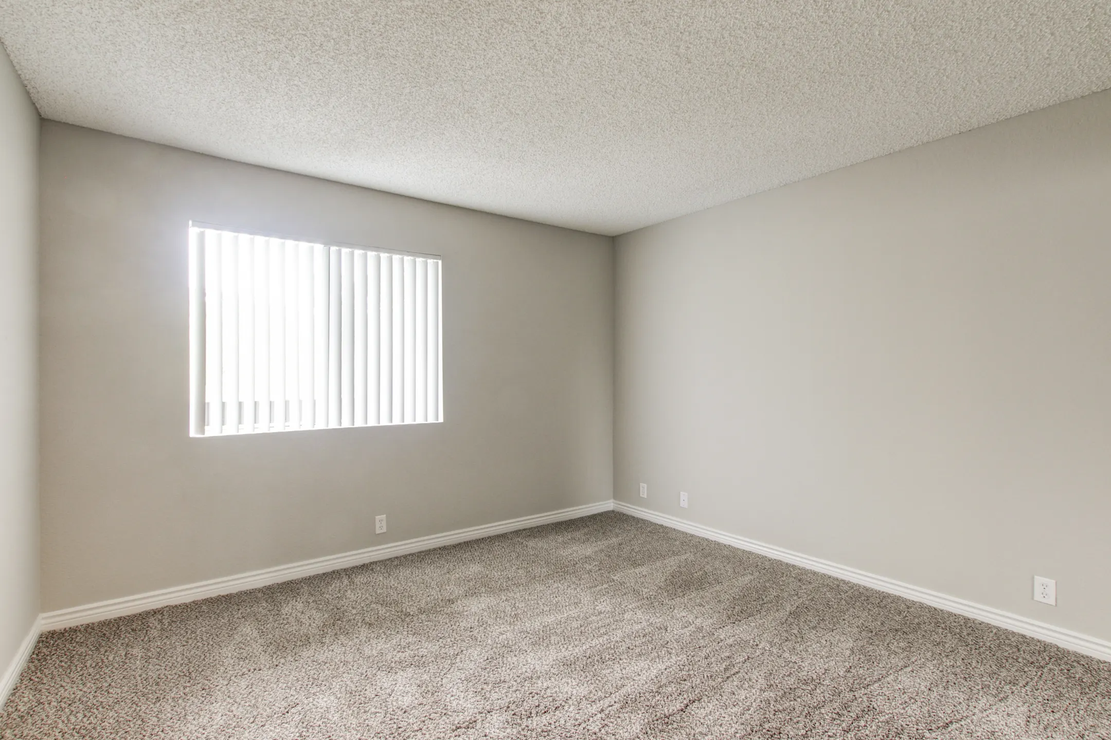 Grand Apartments on Lindley Apartments Northridge, CA 91325