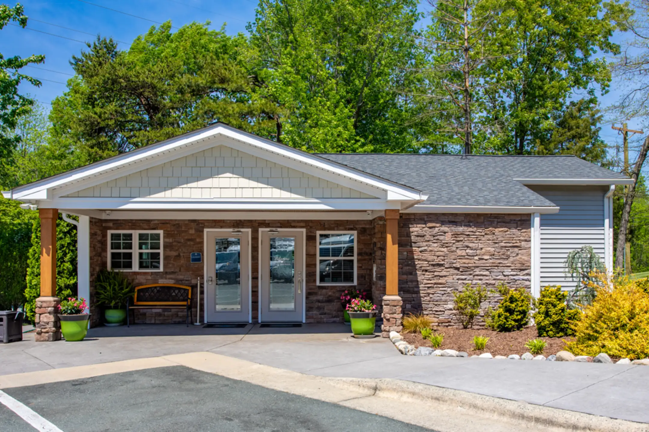 West Pointe Apartments Burlington, NC 27215