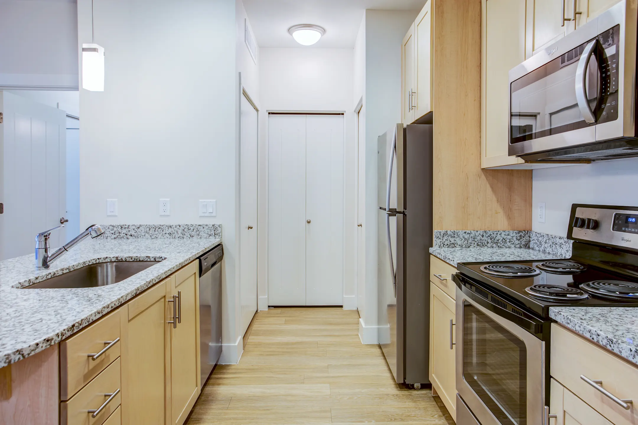 Kitchen - Mountain Trail - Flagstaff, AZ