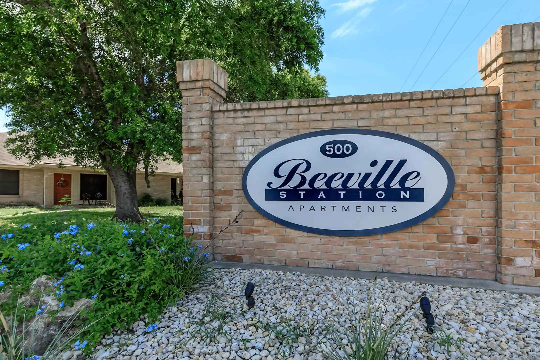 Community Signage - Beeville Station - Beeville, TX