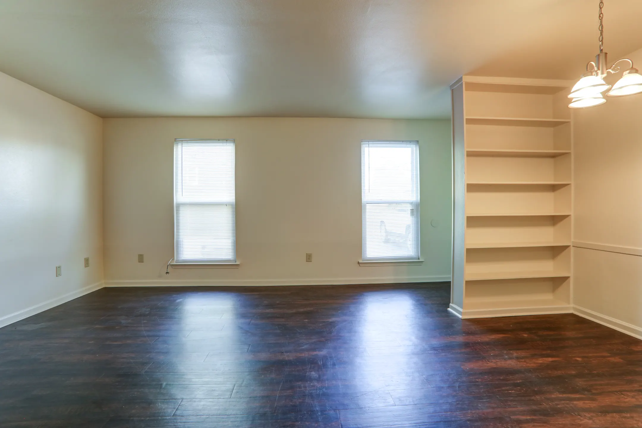 Broadmoor Plantation 10530 Florida Blvd Baton Rouge, LA Apartments