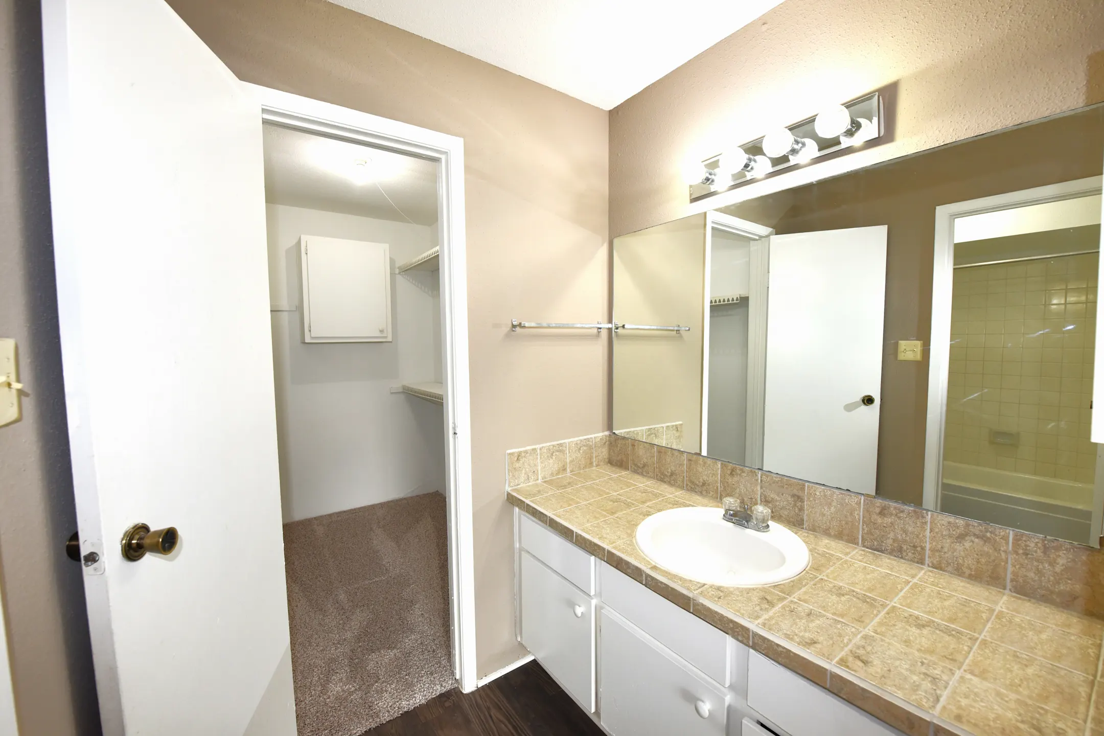 Wilshire Park Apartments Houston, TX 77054