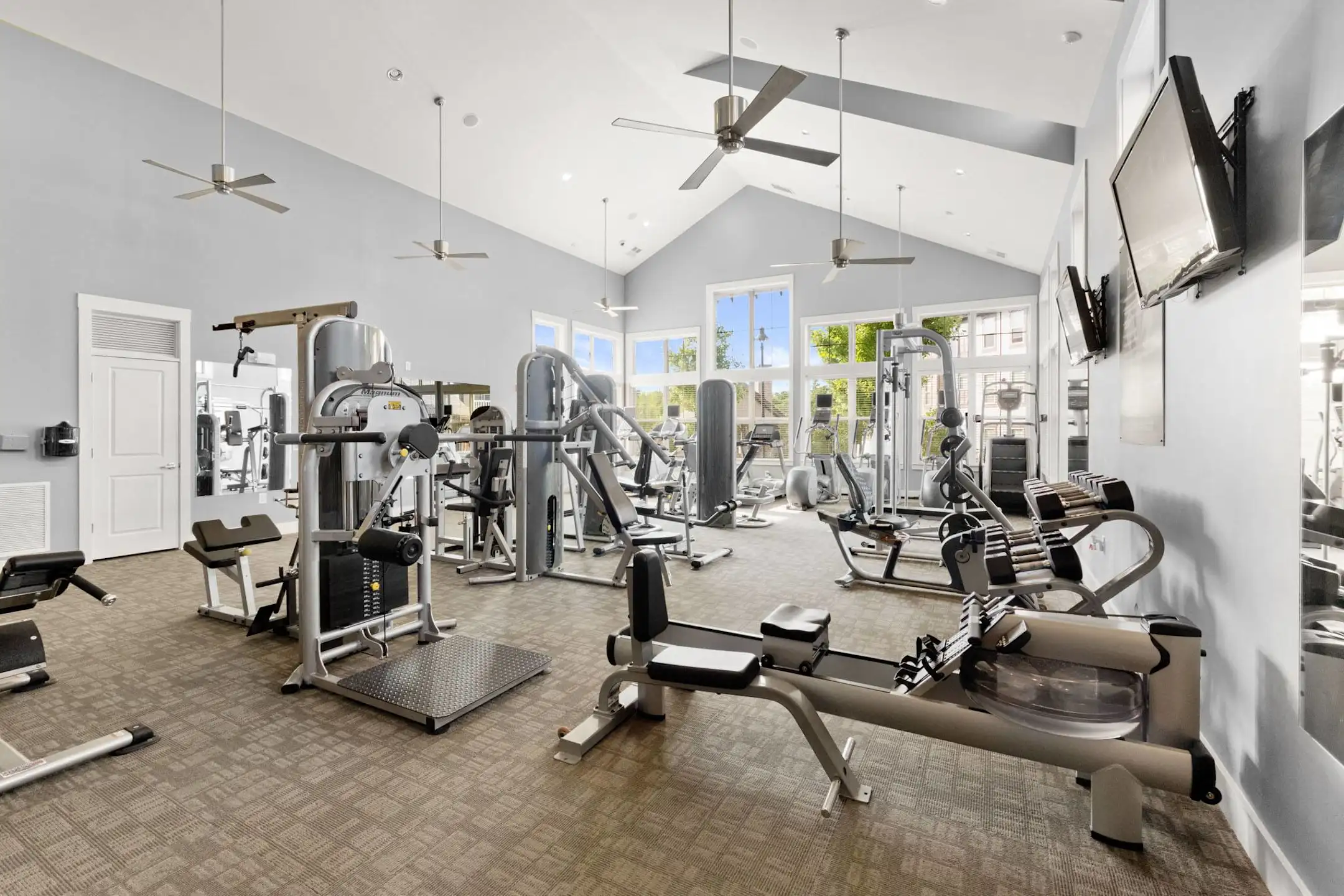 Fitness Weight Room - Ridge At Chenal Valley - Little Rock, AR