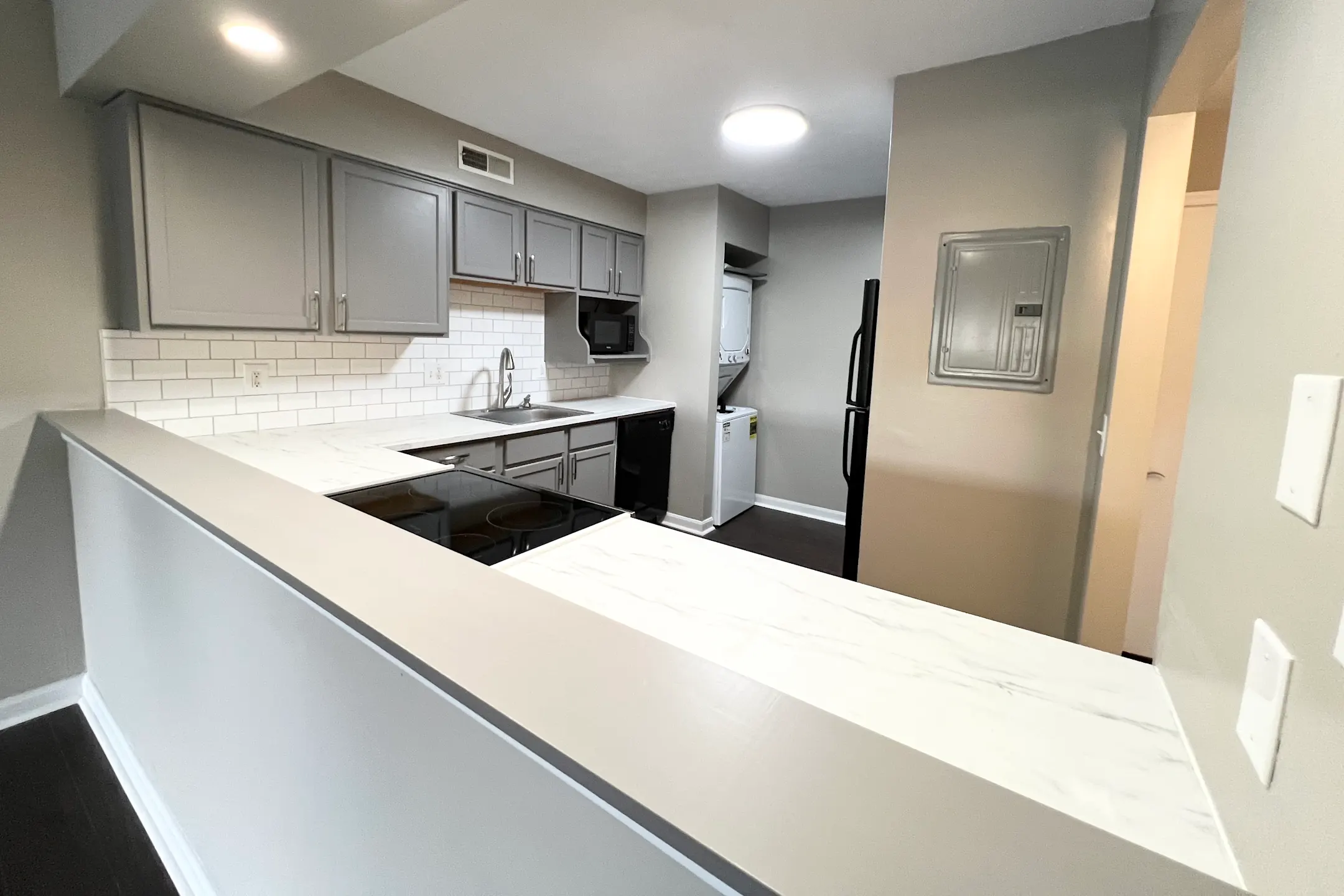 The Bluffs at Devou Park 100 Winding Way Covington, KY Apartments