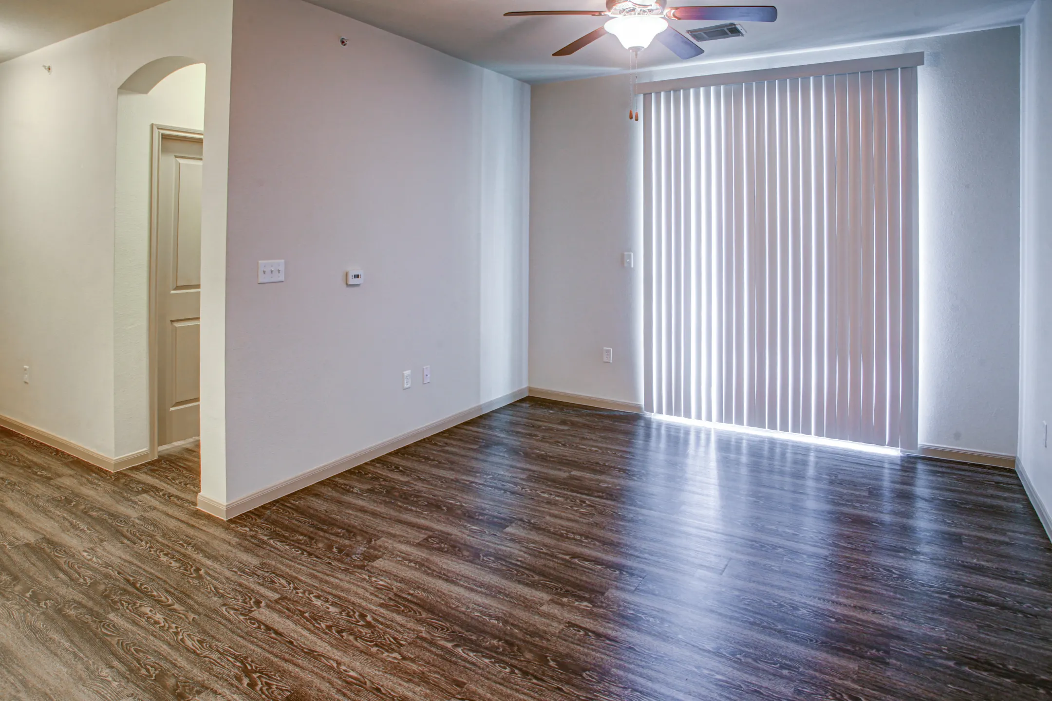 Living Room - Highland Villas Apartments - Bryan, TX