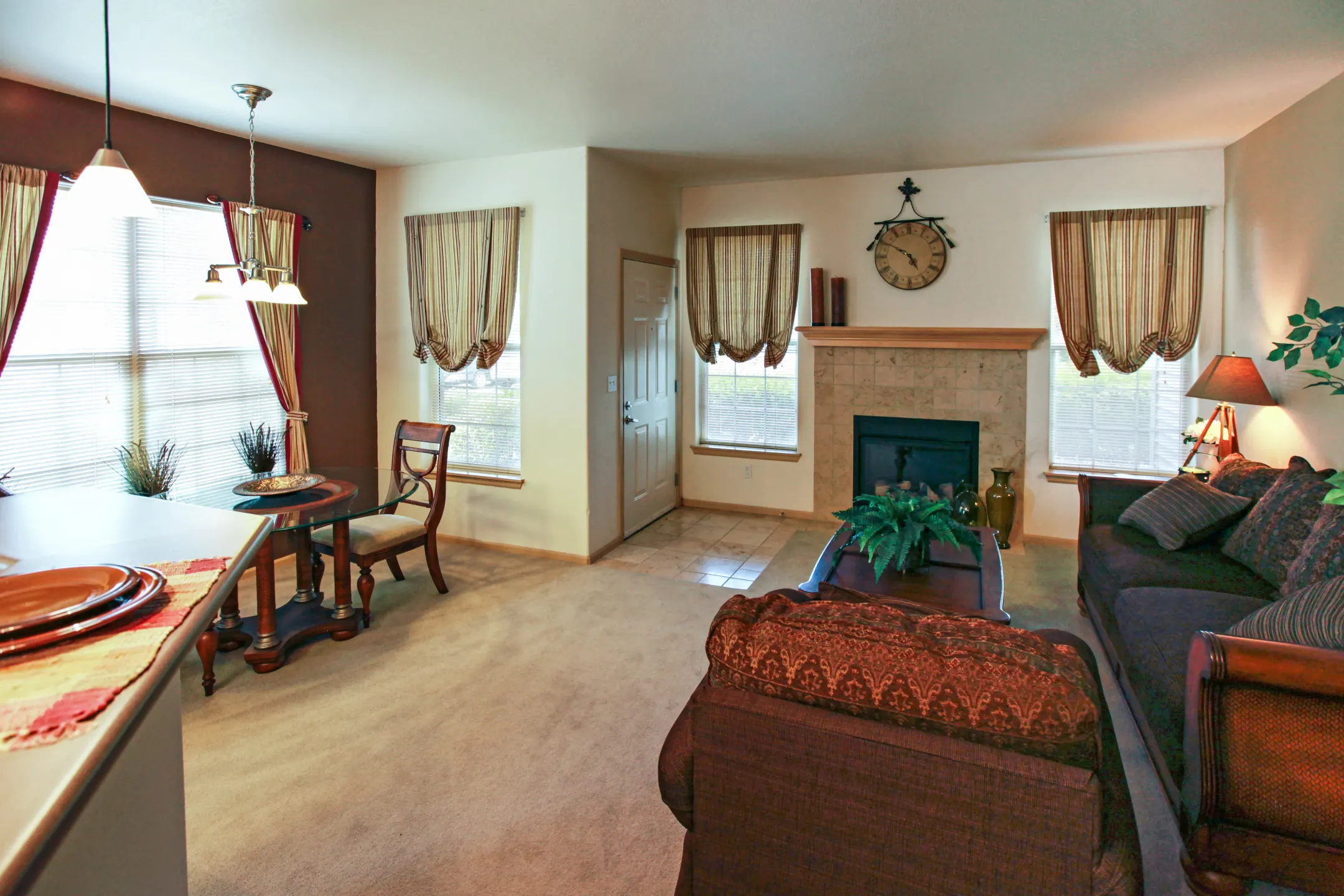 Living Room - Villas At Meadow Springs - Richland, WA