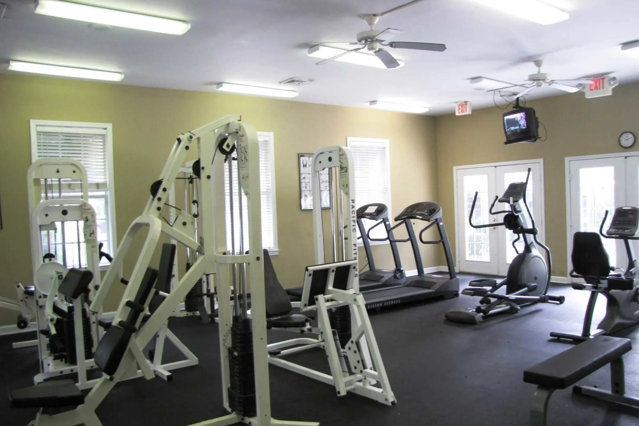 Fitness Weight Room - The Oaks At Broad River Landing - Beaufort, SC