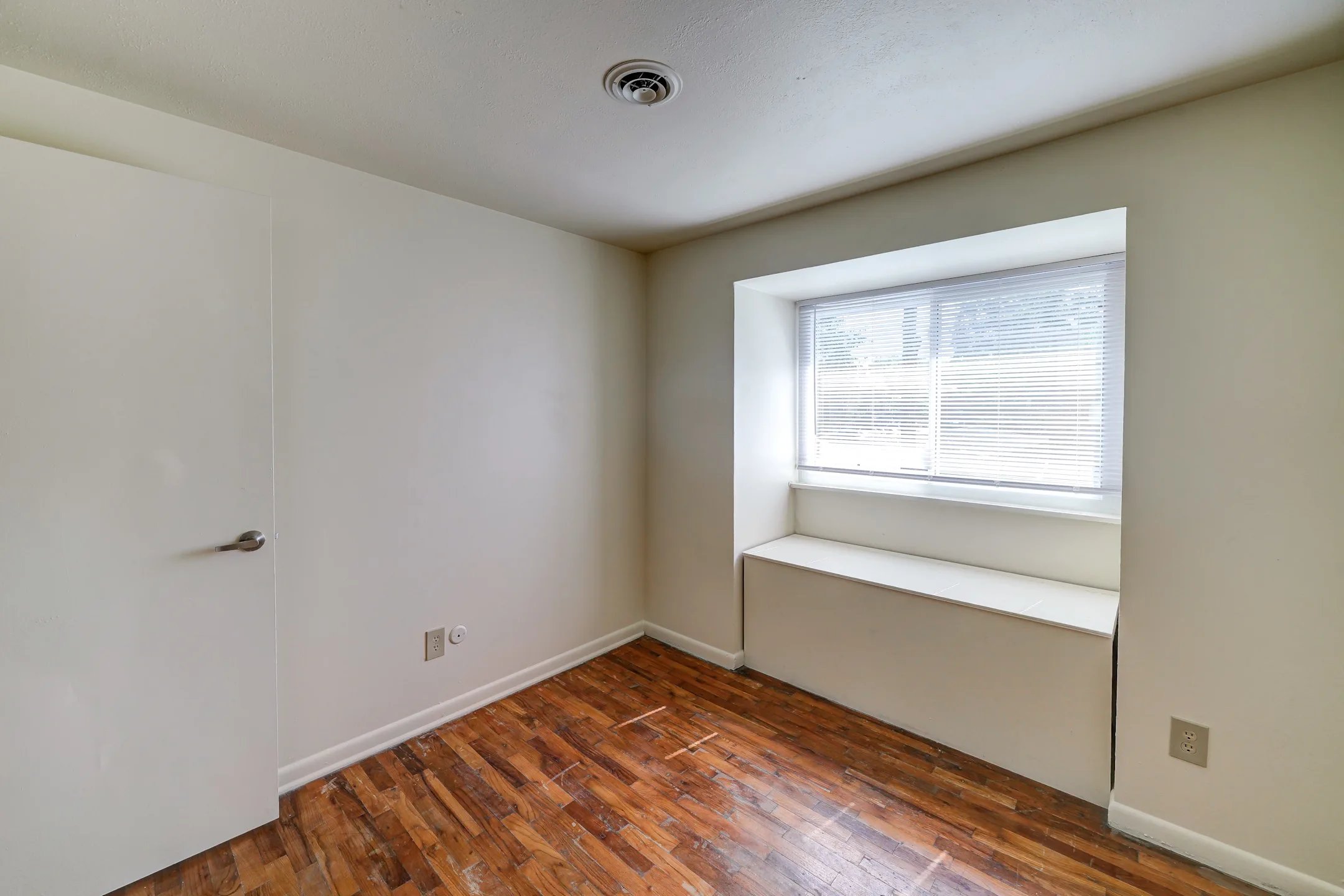 Broad Ripple Trails 5220 Luzzane Ln Indianapolis, IN Apartments for