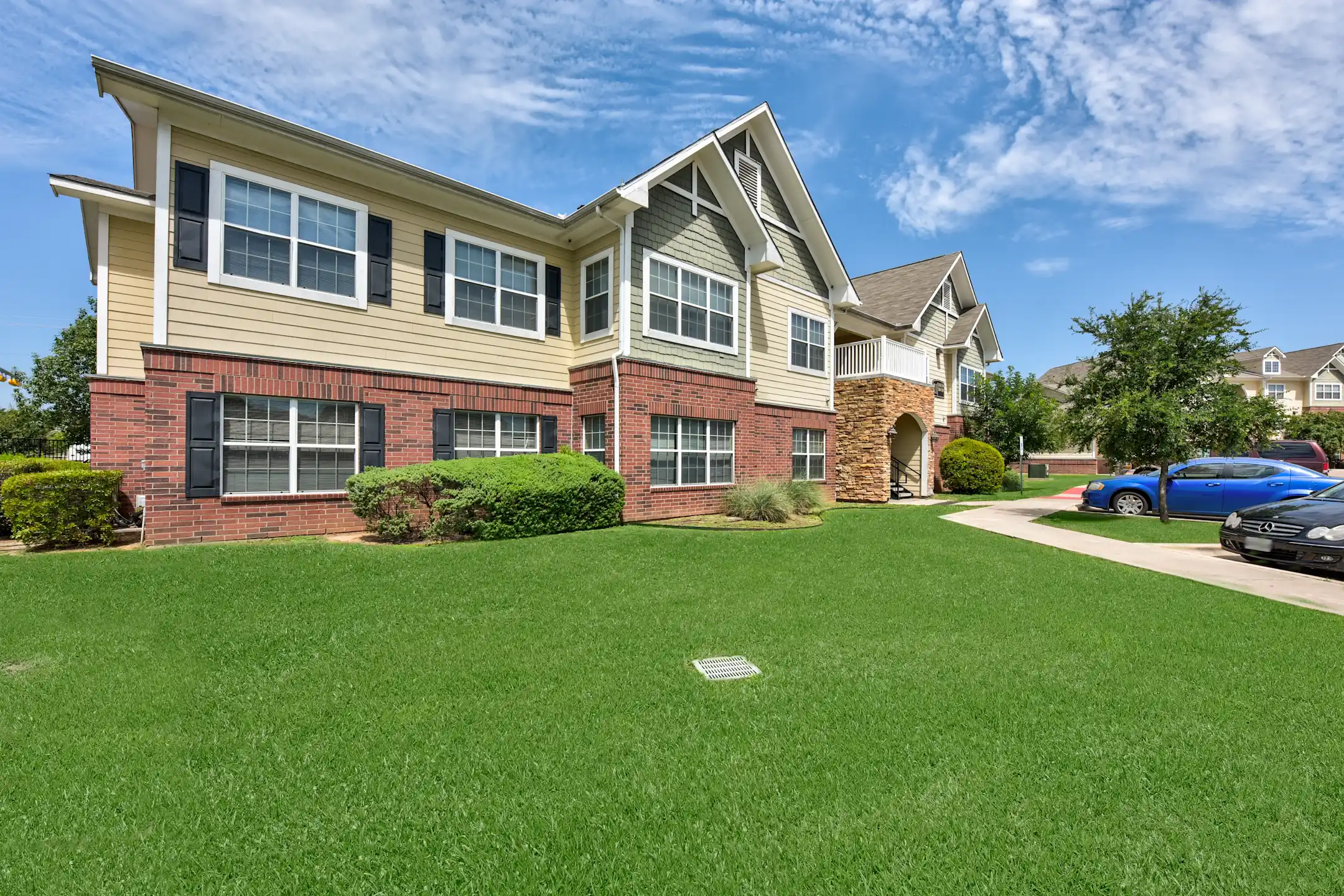 River Valley 810 E. Slaughter Lane Austin, TX Apartments for Rent