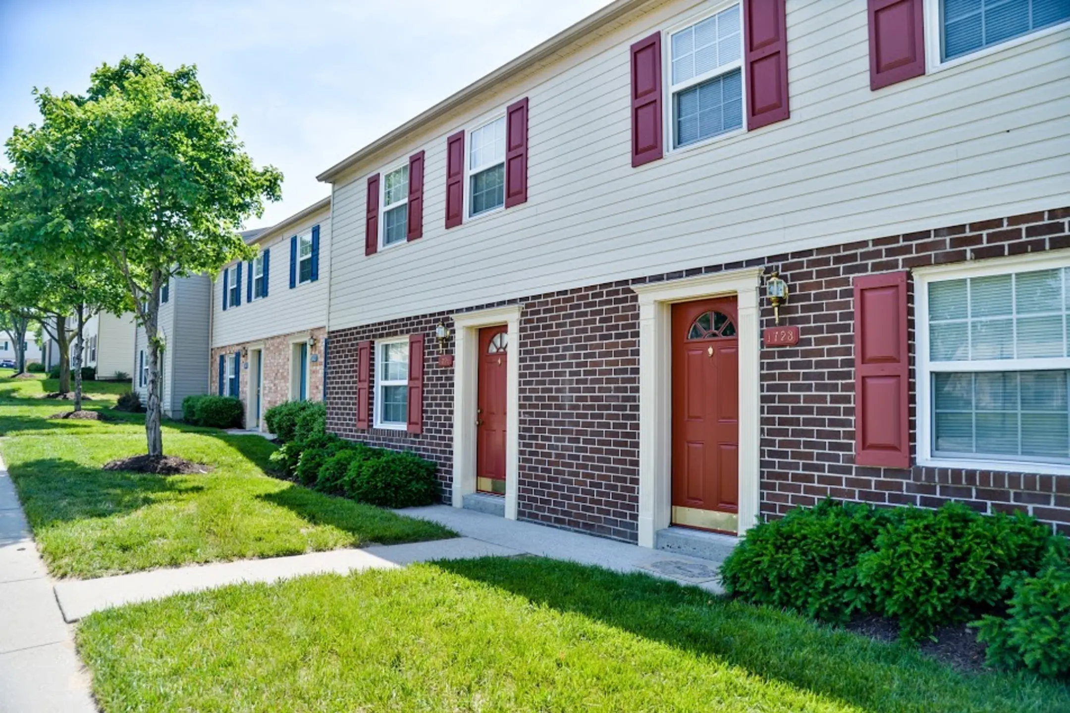 Building - Lake Village Townhomes - Severn, MD