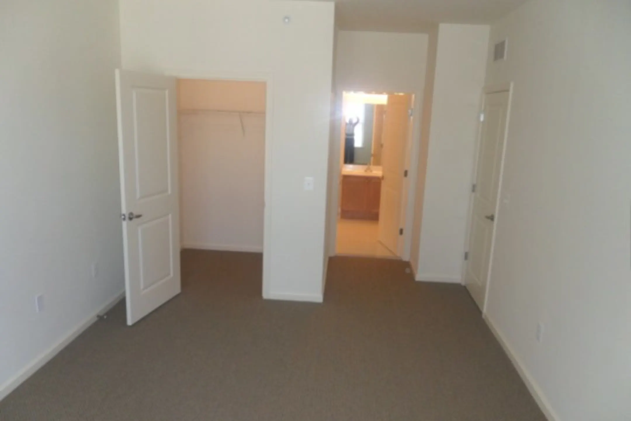 Gateway at Carteret 101 Roosevelt Ave Carteret, NJ Apartments for