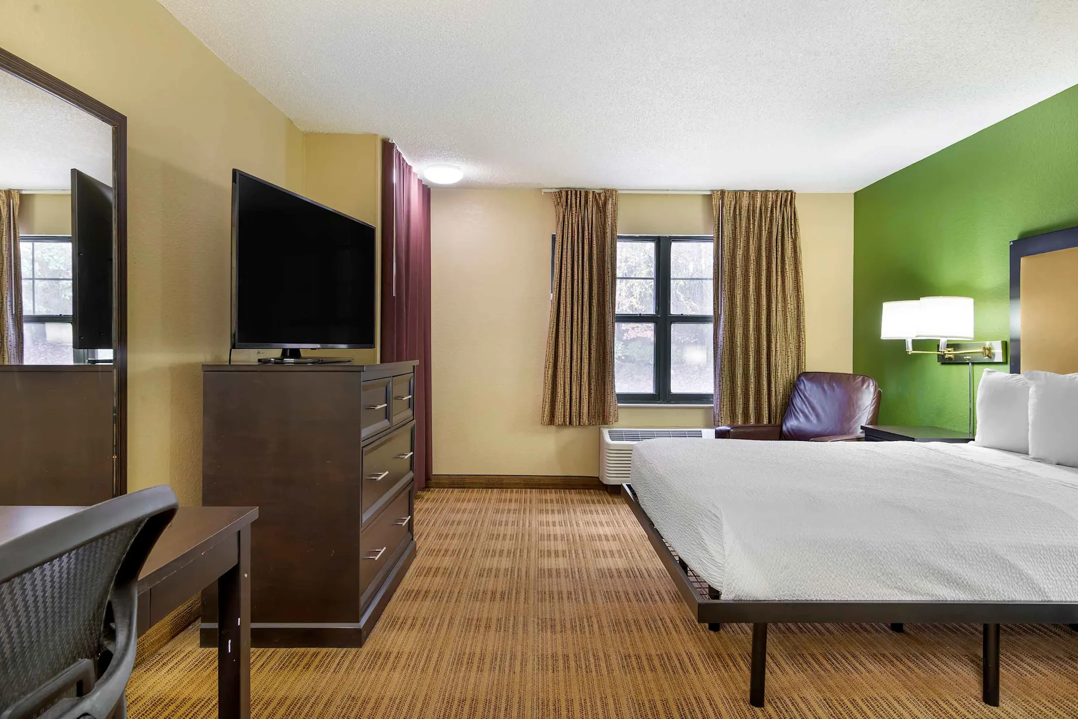 Bedroom - Furnished Studio - Columbus - Bradley Park - Columbus, GA