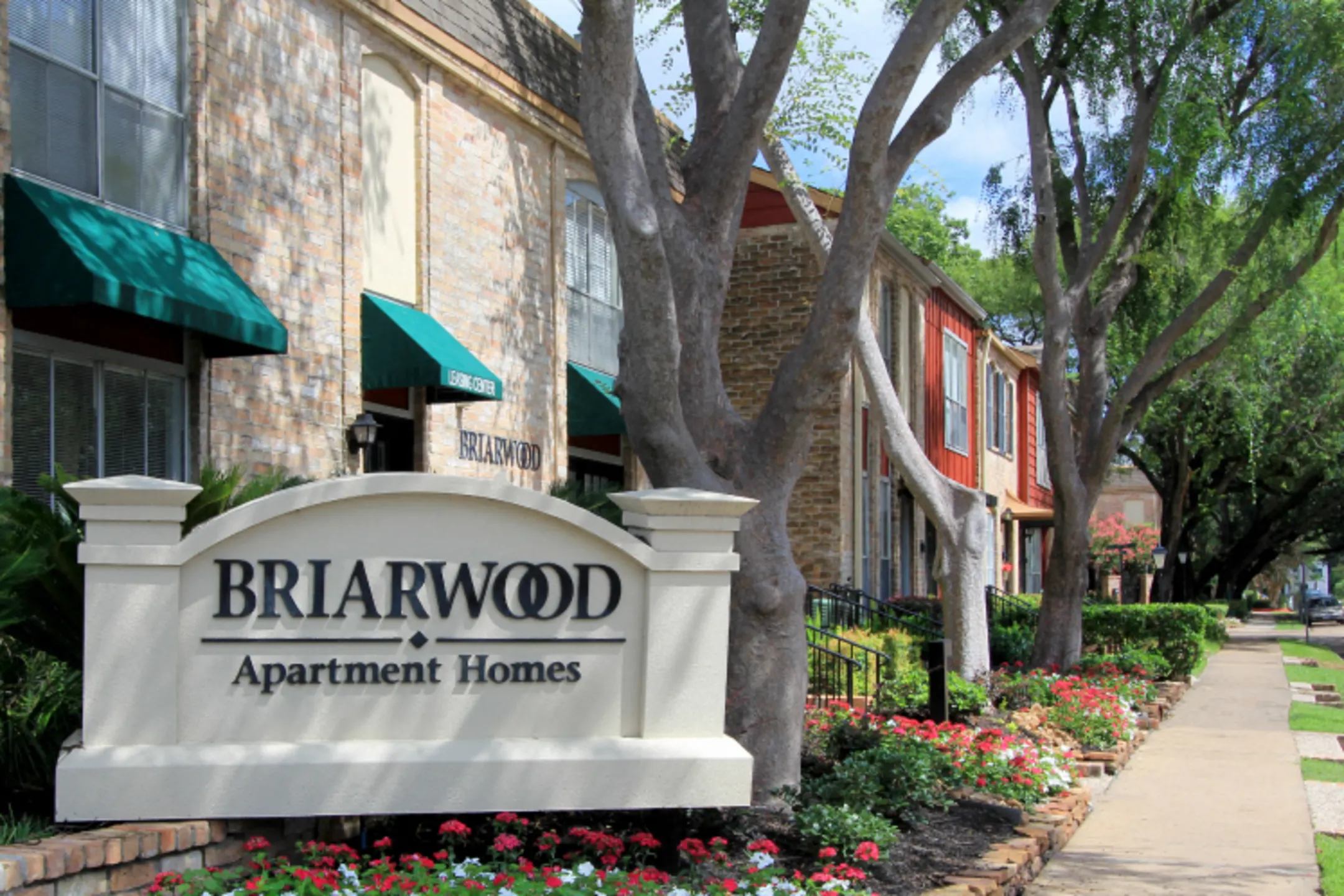 Community Signage - Briarwood Apartments - Houston, TX
