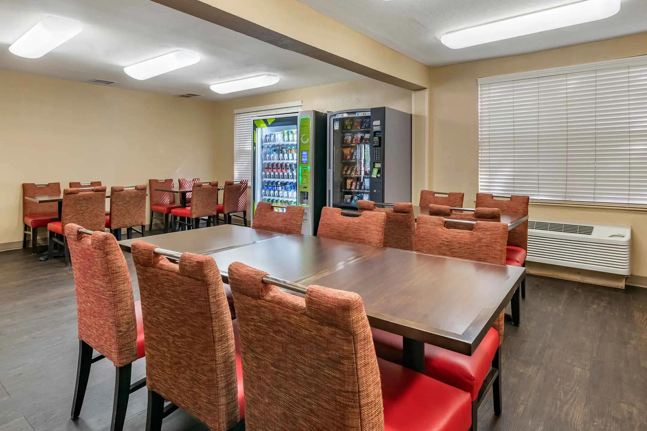 Dining Room - Furnished Studio - Orlando - Maitland - Summit Tower Blvd - Orlando, FL