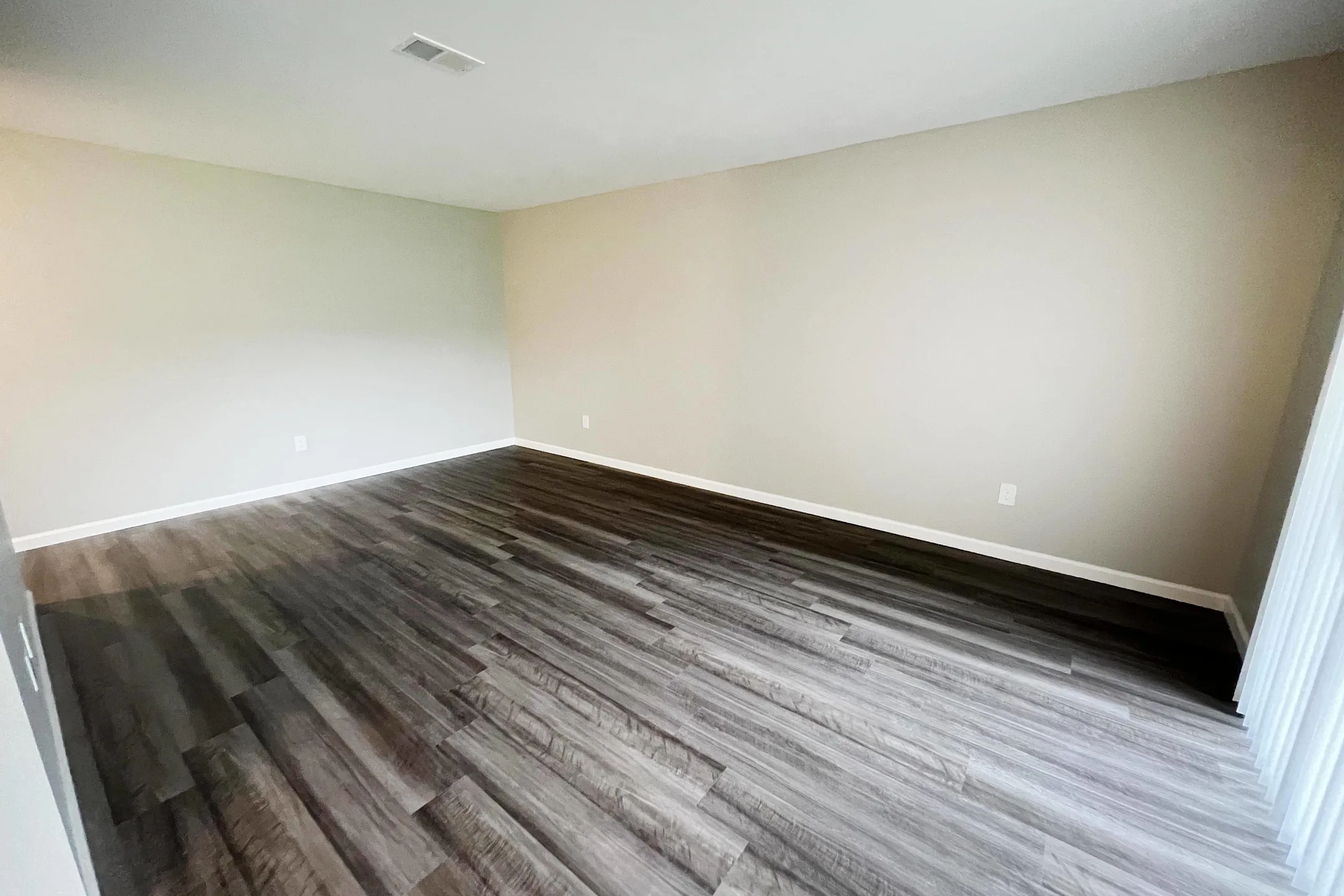 Living Room - Timber Ridge - Cincinnati, OH
