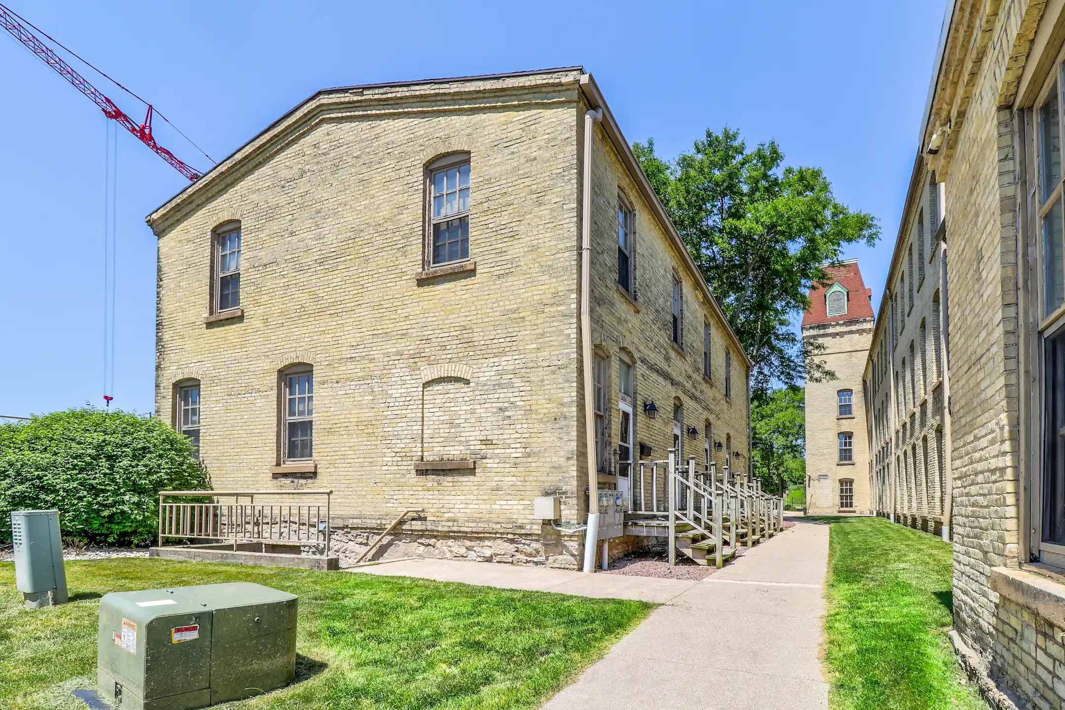 Building - Signature 23 - Janesville, WI