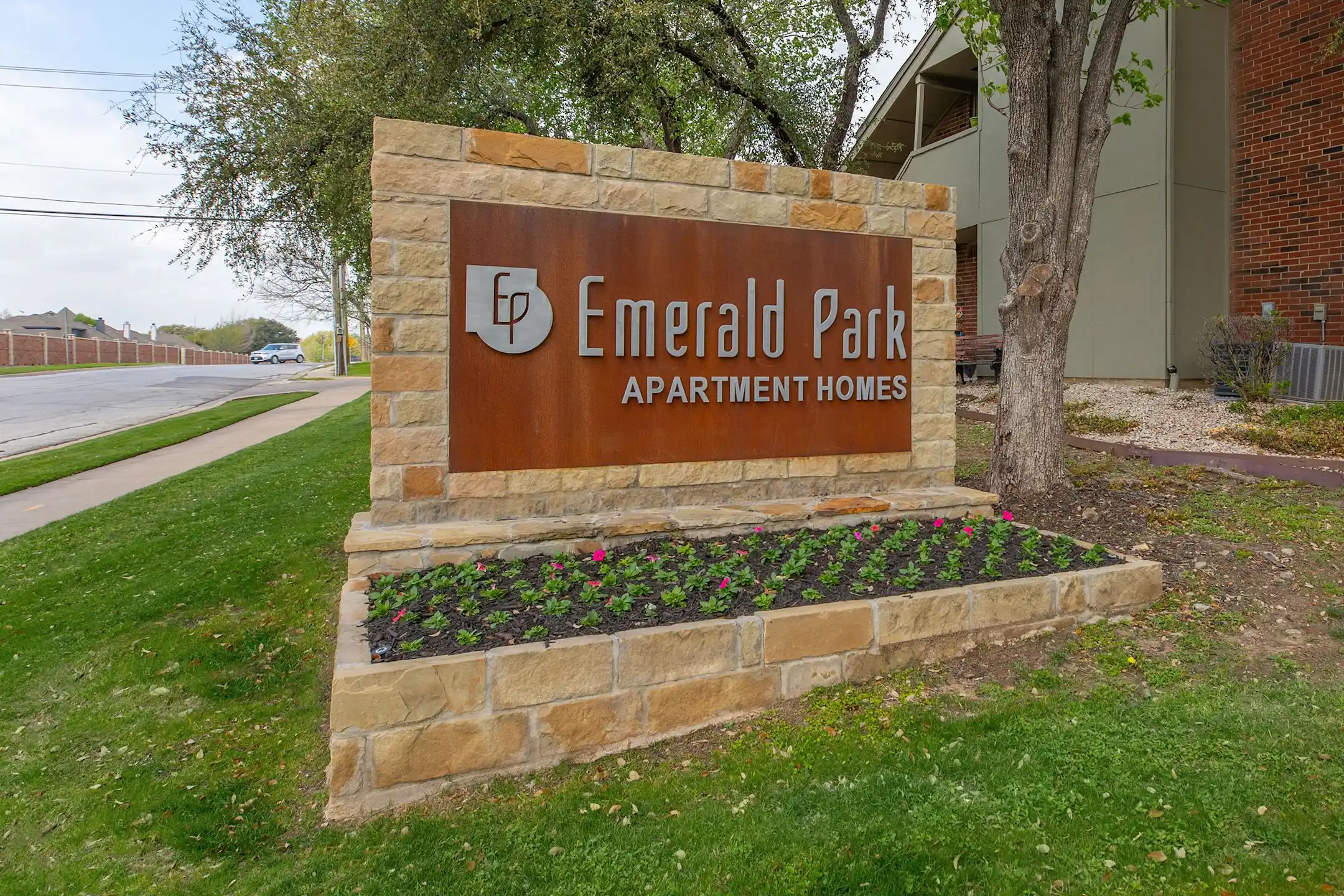 Emerald Park Apartments North Richland Hills, TX 76180