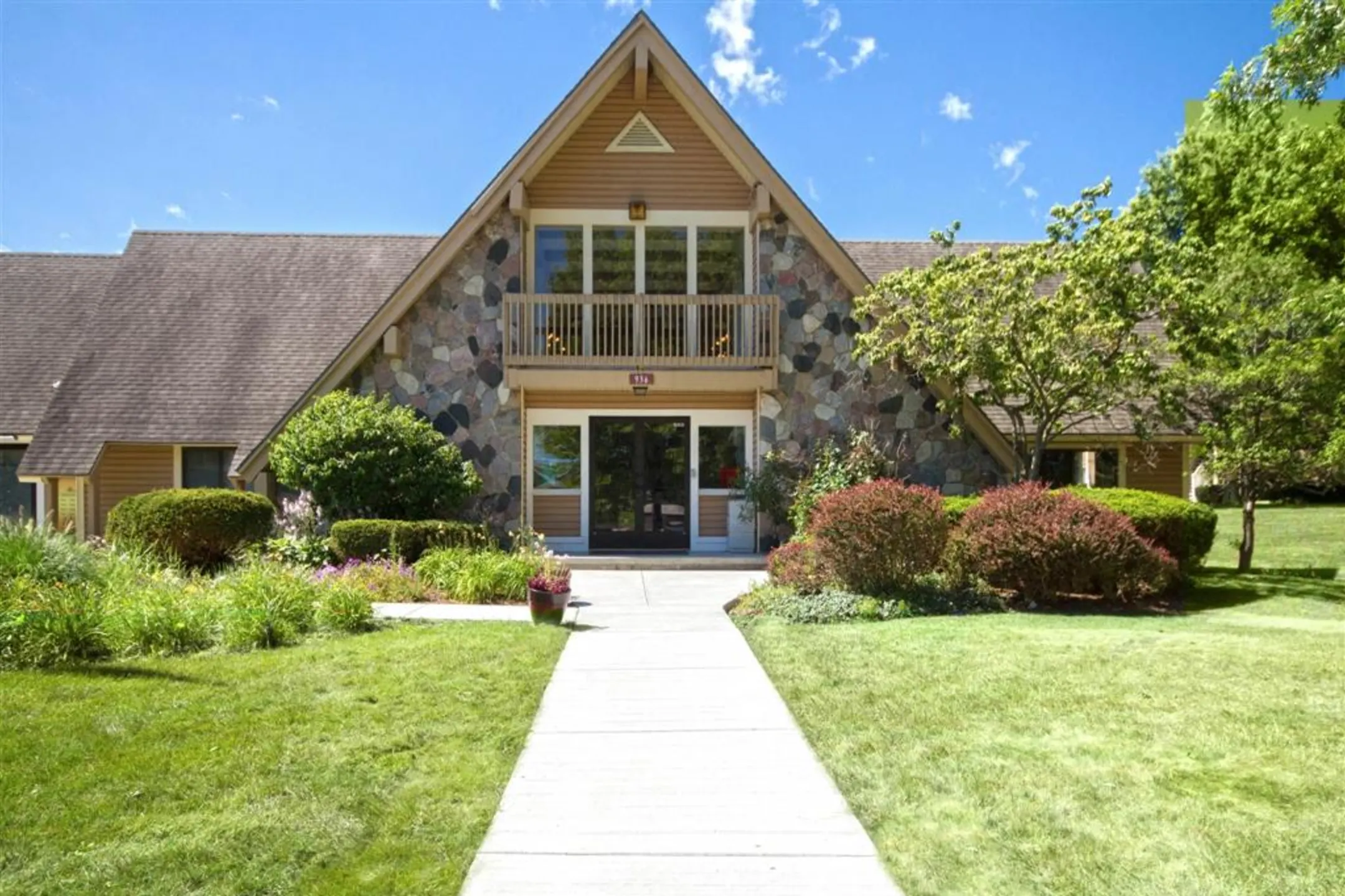 The Orchards at Four Mile 936 Four Mile Road Nw Grand Rapids, MI