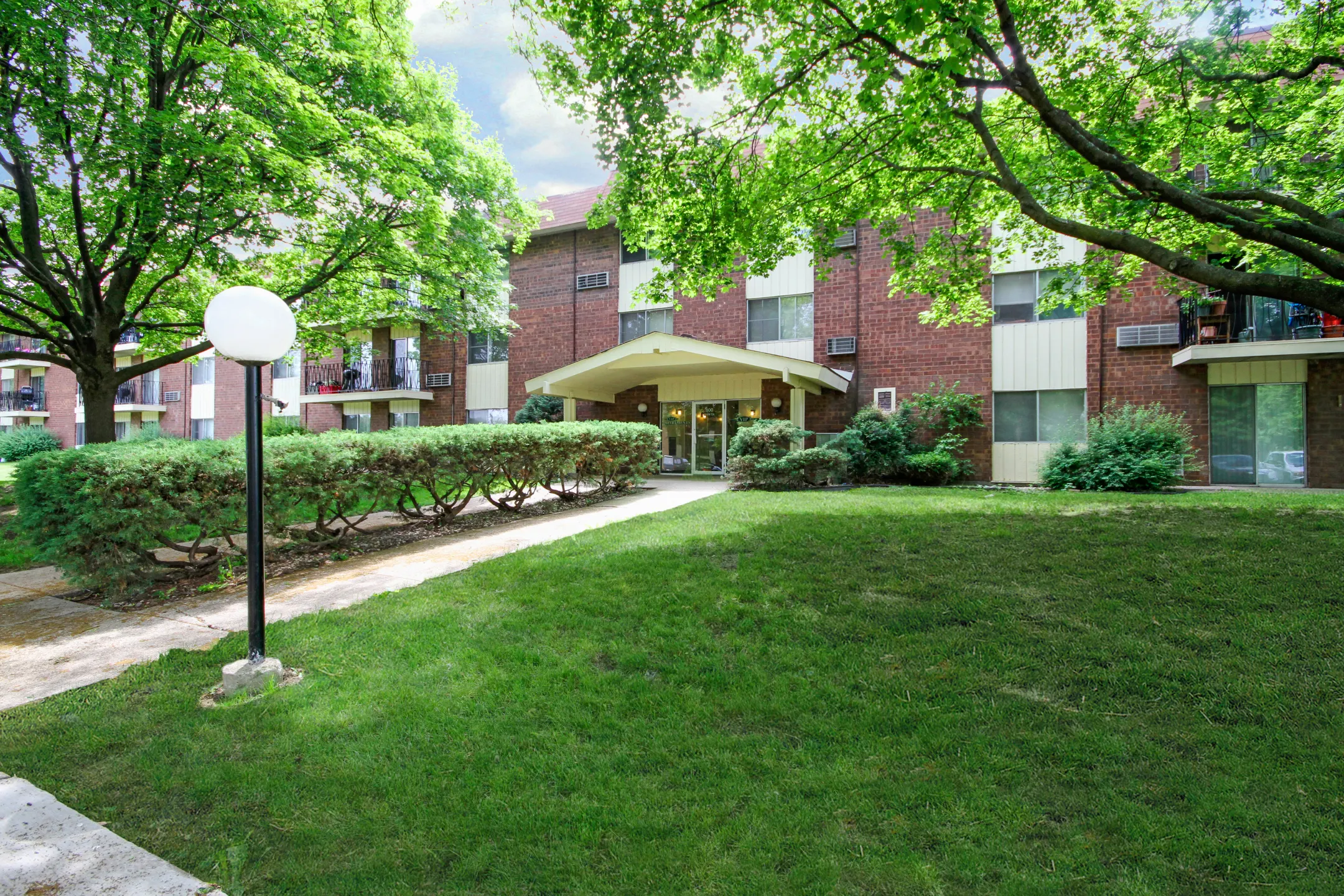 VIP Apartments Apartments Wheeling, IL 60090