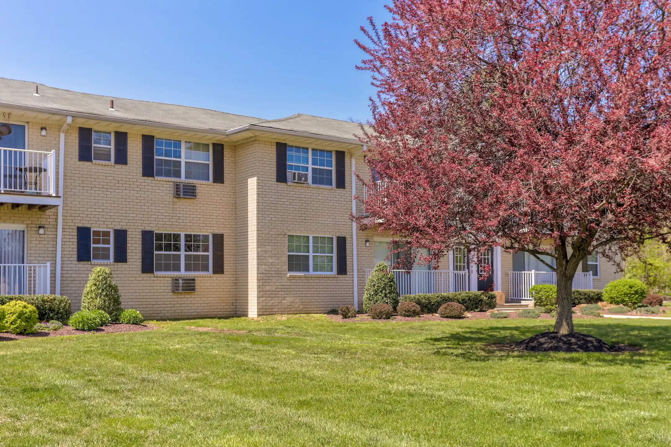 Chesterfield Apartments 210 Harding Rd Freehold, NJ Apartments for