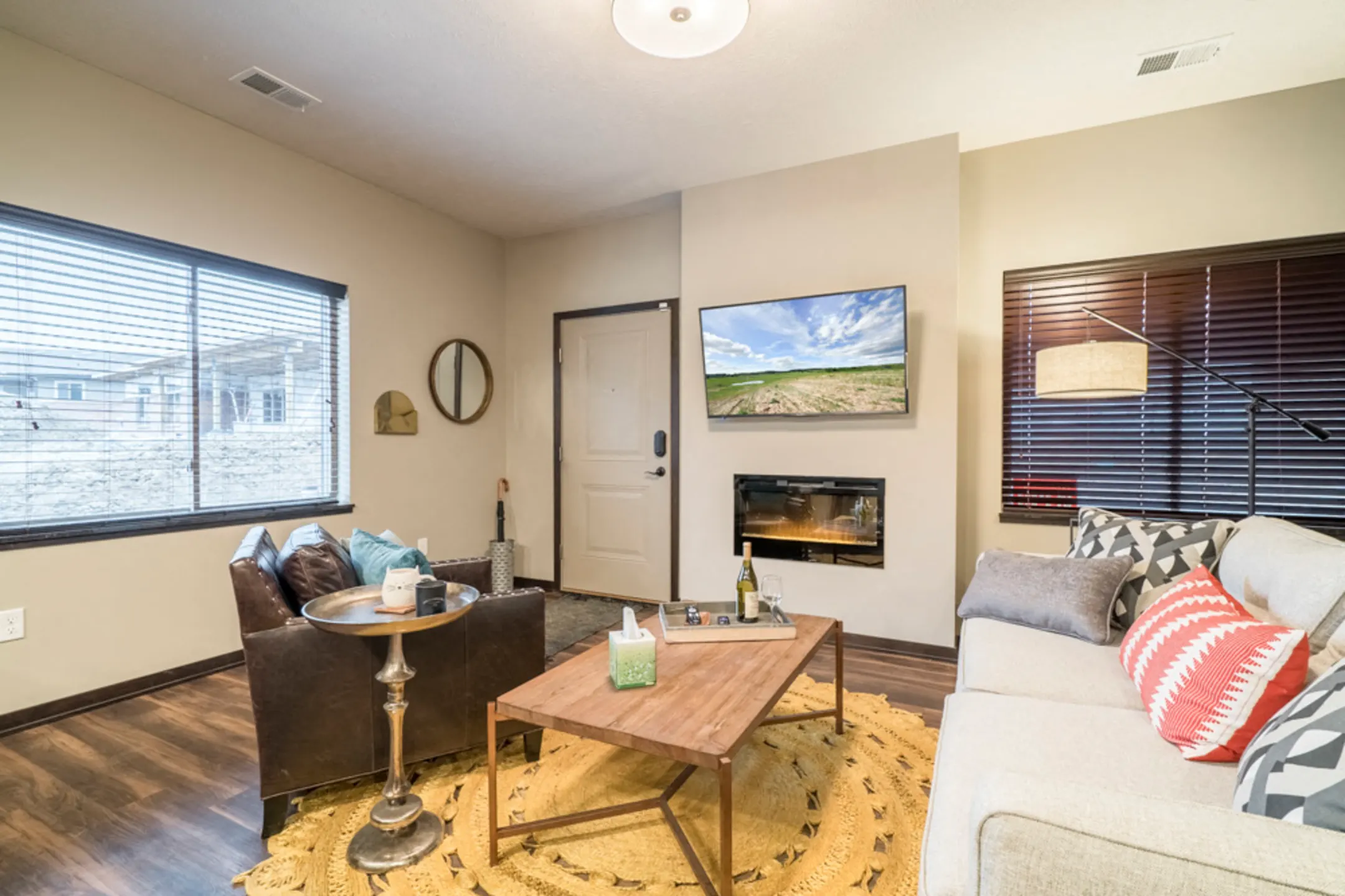 Living Room - The Villas at Falling Waters - Omaha, NE