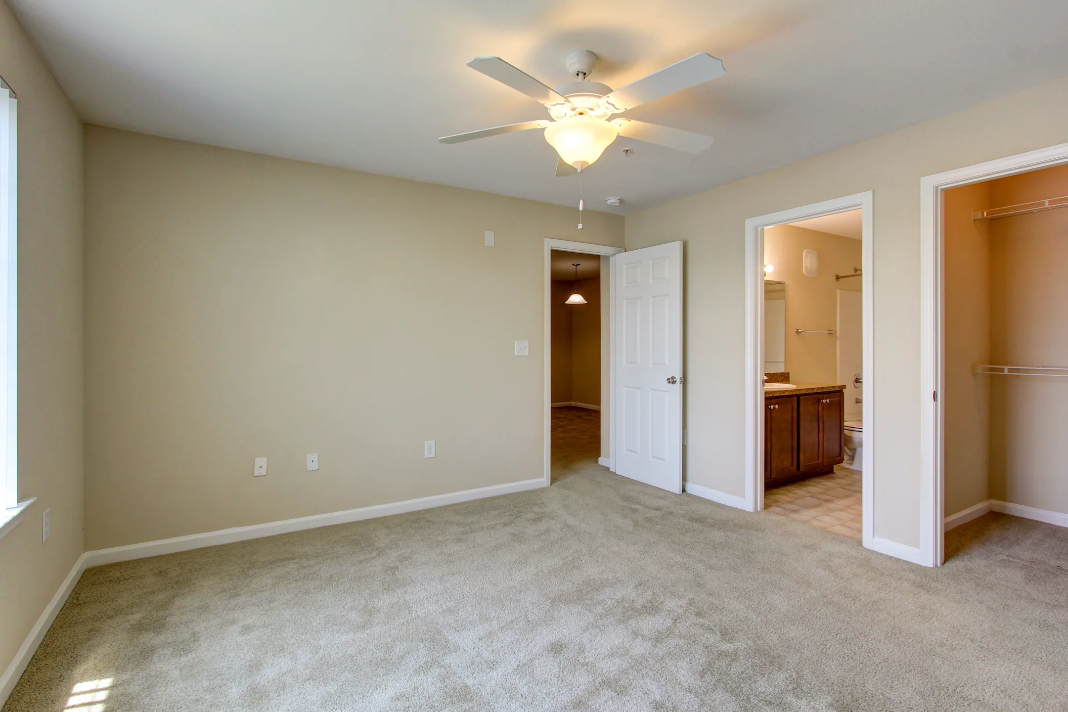 Killian Lakes Apartments & Townhomes 1800 Killian Lakes Dr Columbia