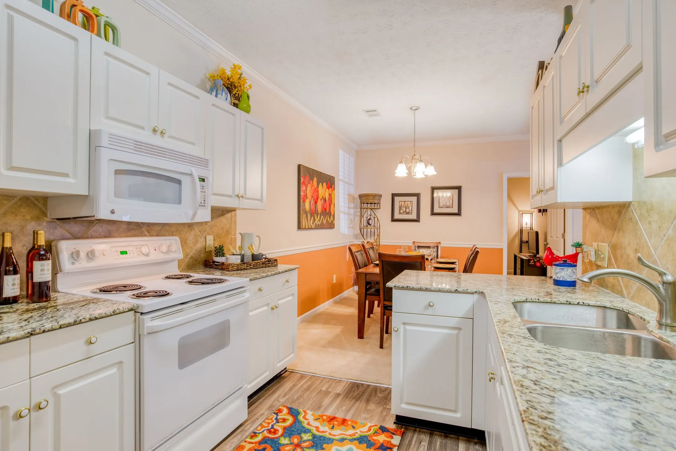 Kitchen - Steeple Crest Luxury Apartments - Phenix City, AL