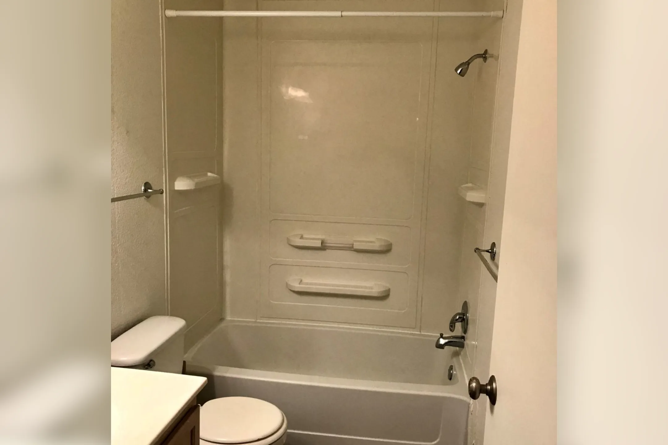 Carver Ridge Townhomes 340 Crosstown Blvd Chaska, MN Townhomes for