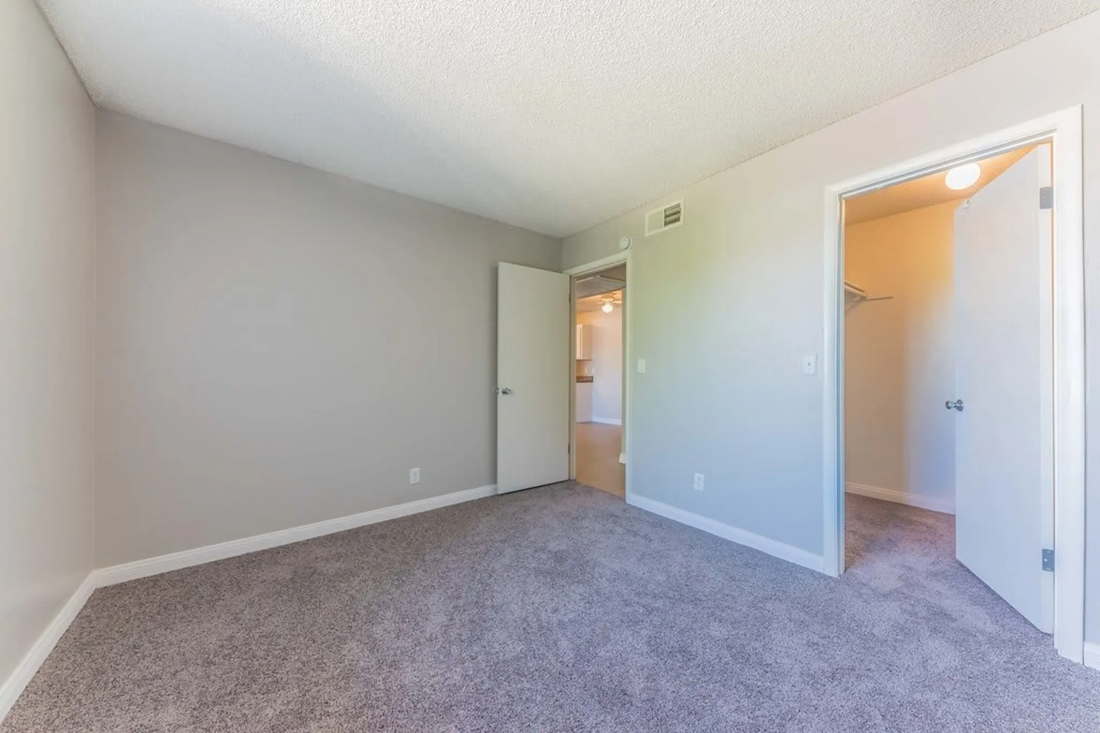 Emerald Park Apartments Las Vegas, NV 89102