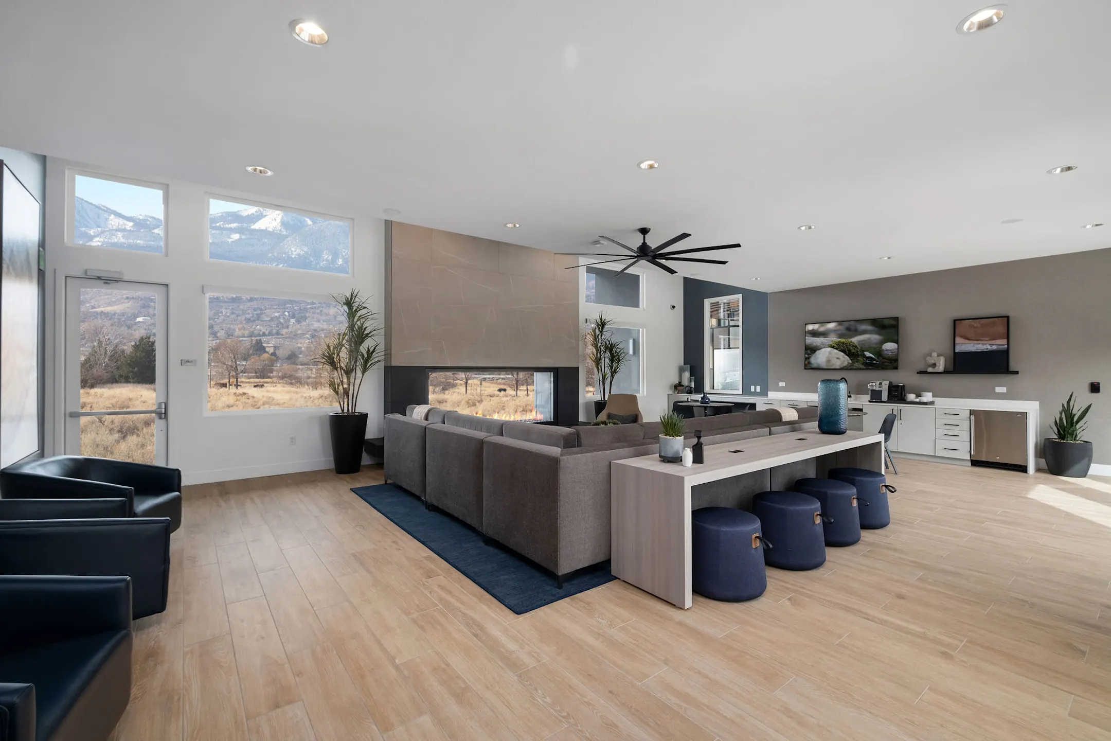 Living Room - Indigo Apartments - Reno, NV