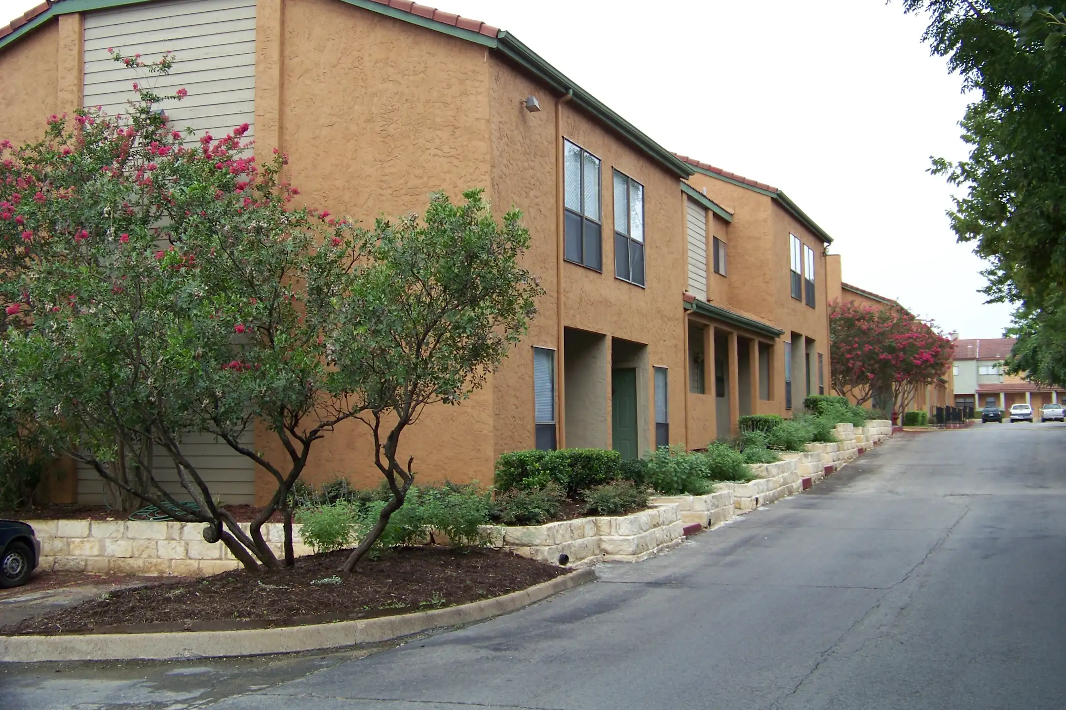 Bluff Springs Townhomes 7100 Blff Spgs Rd Austin TX Condos For   Fa1238df7d0bef95340cd1199fdd1b59