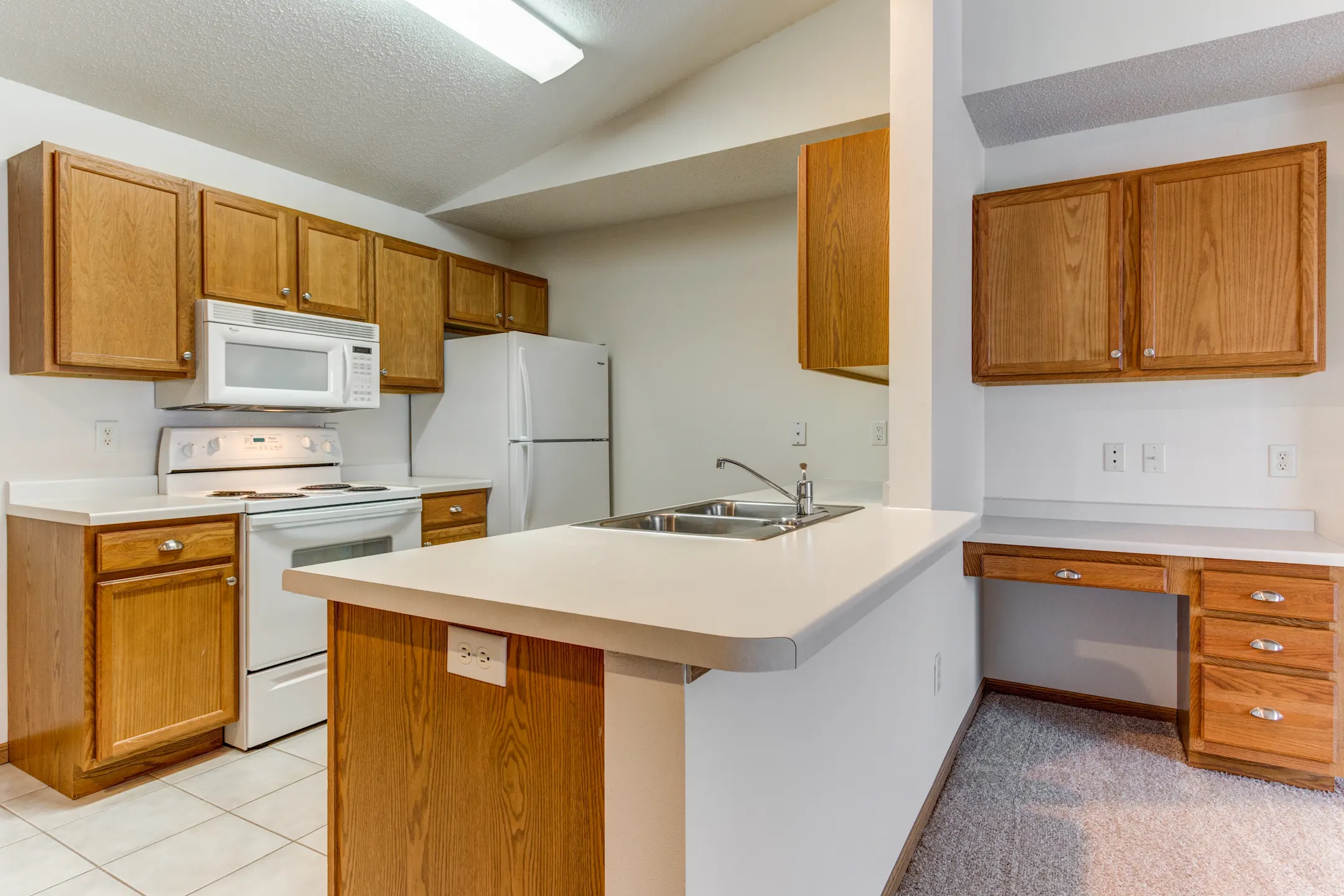 Southridge Apartments 3301 14th St S Moorhead, MN Apartments for