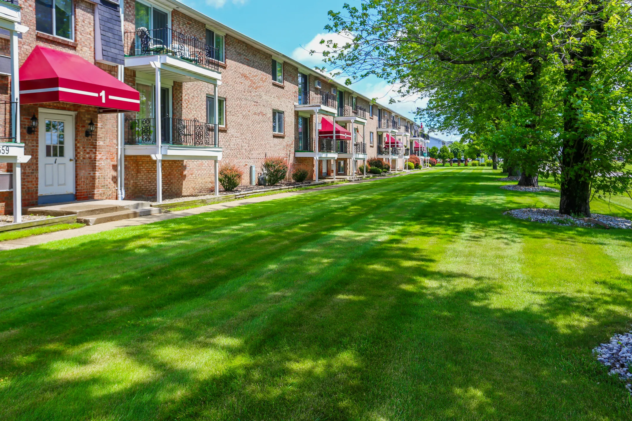 Losson Garden Apartments - Buffalo, NY 14227