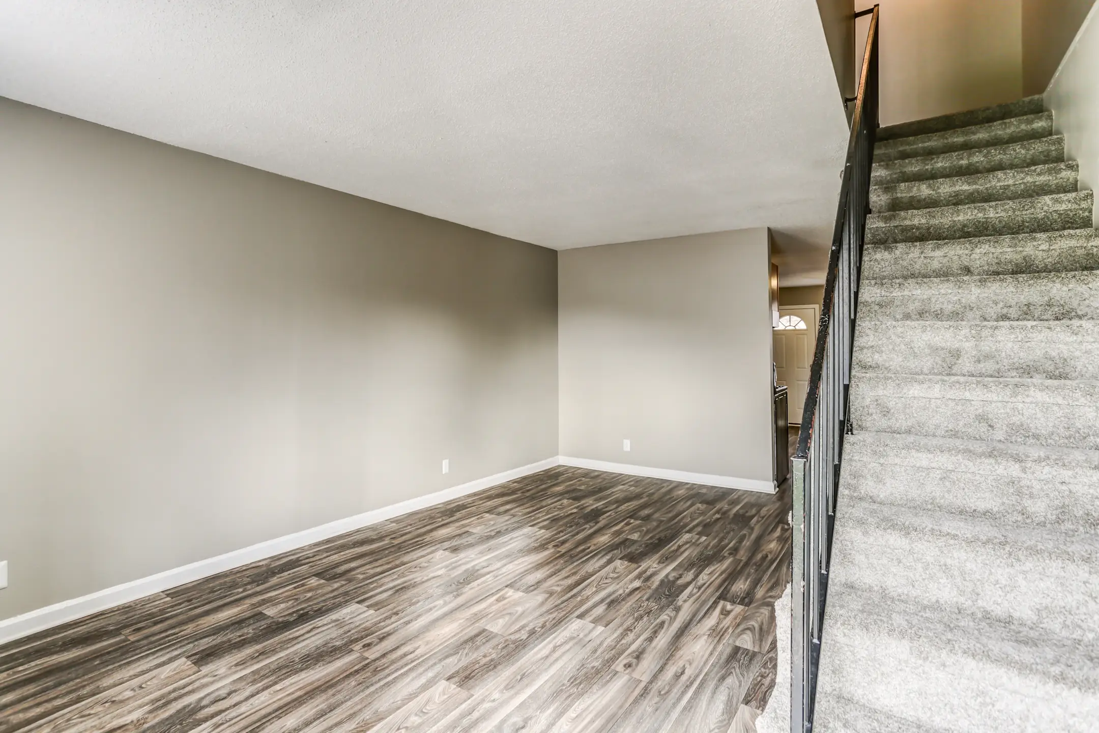 Lexington Village Apartments Clarksville, TN 37042