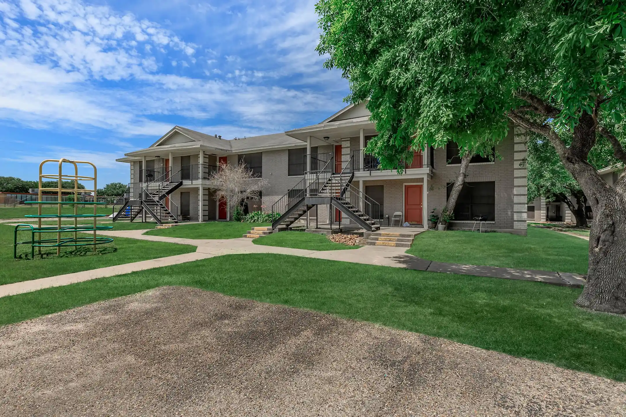 Tower South Apartments Beeville, TX 78102