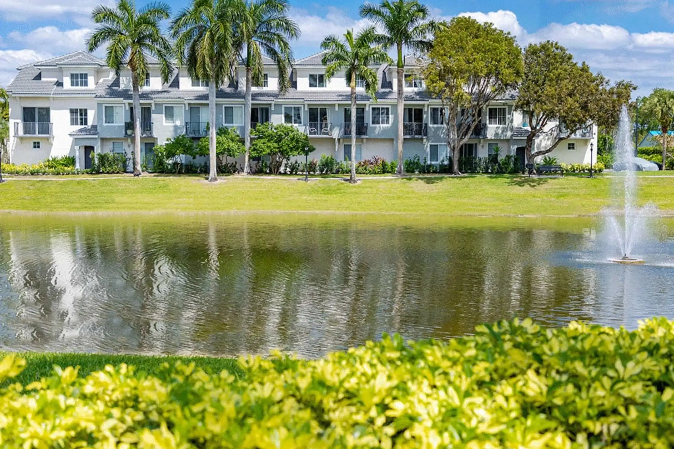 Villas d'Este 125 Via D'Este Delray Beach, FL Apartments for Rent