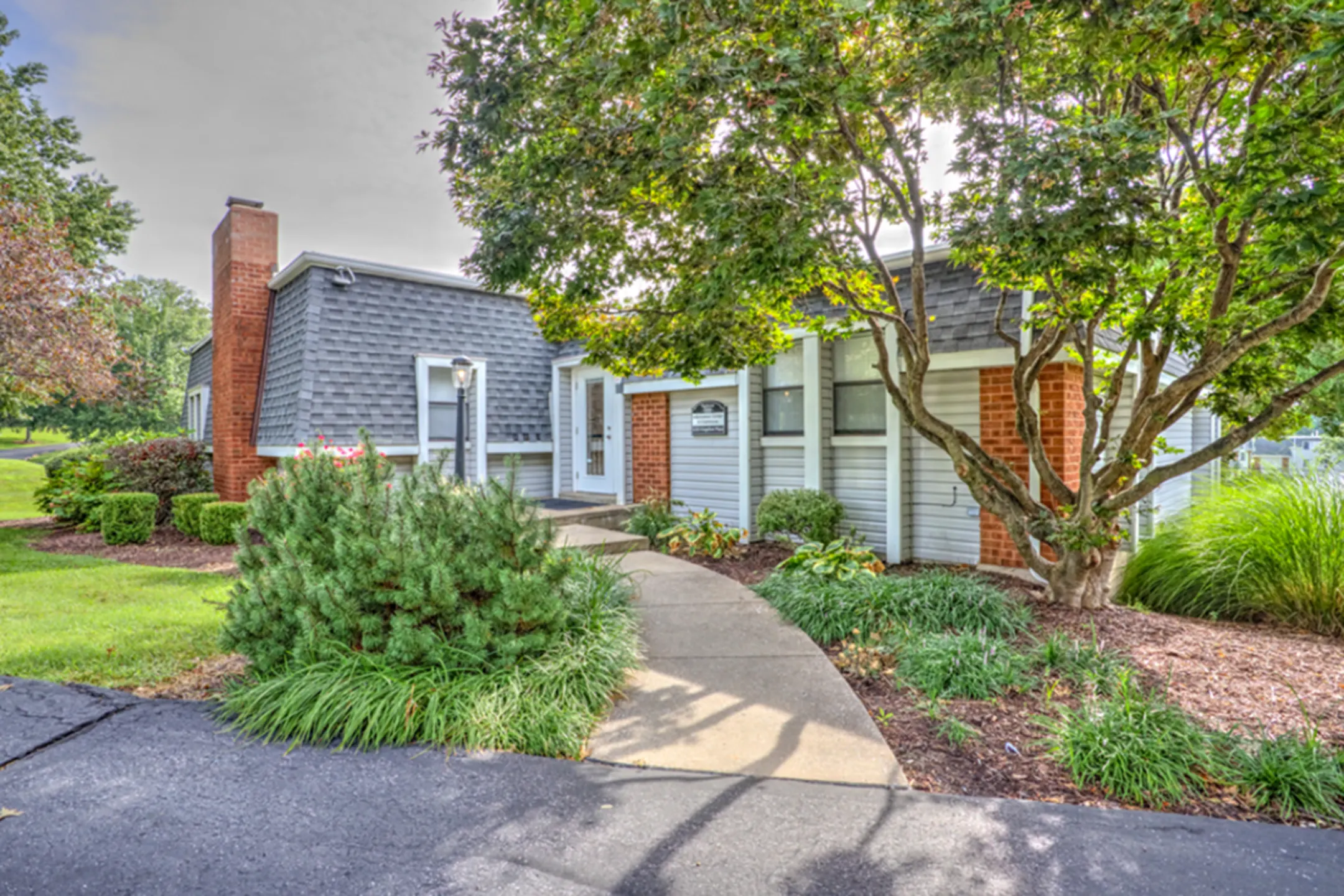 Building - Heatherton Estates - Florissant, MO