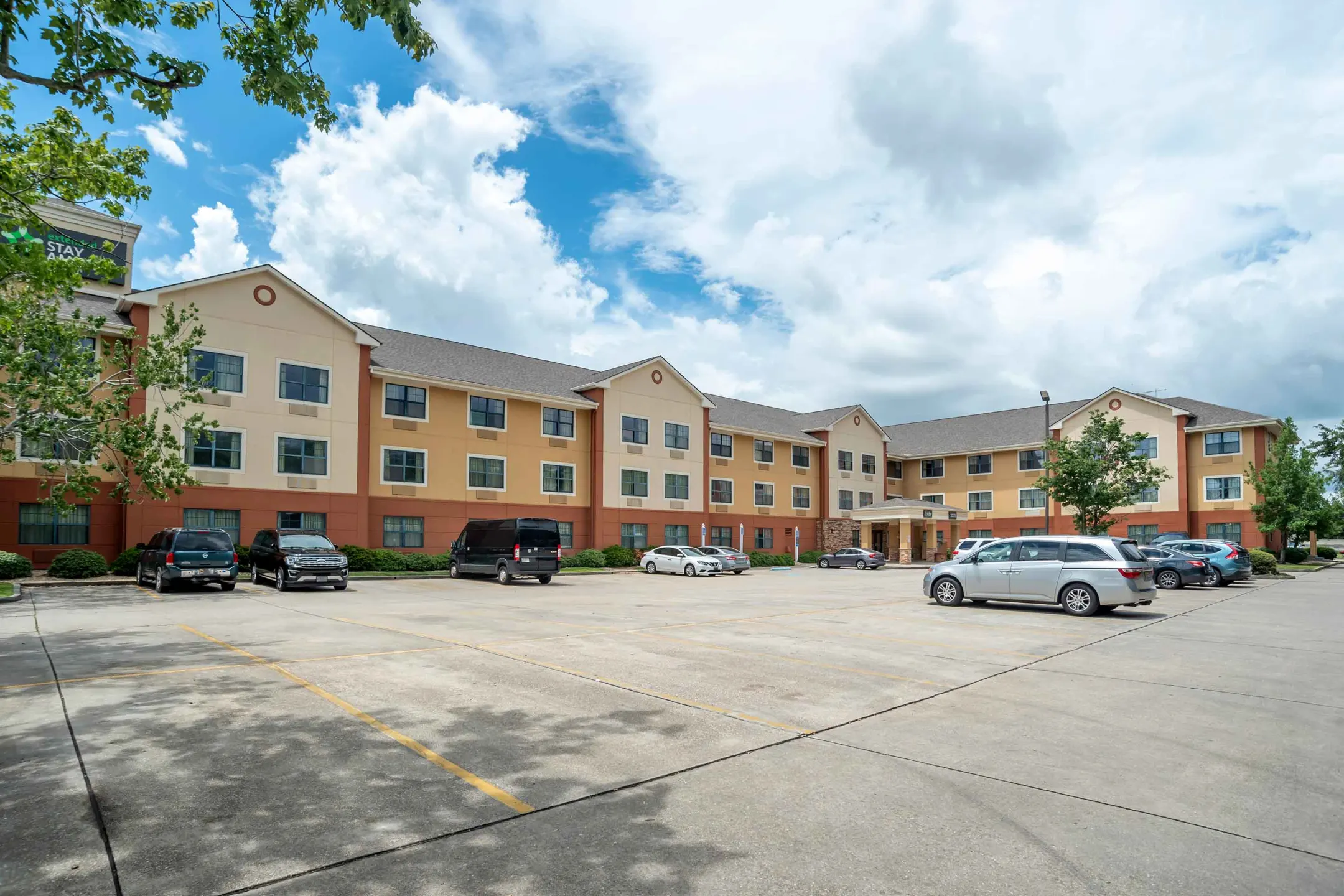 Furnished Studio - New Orleans - Airport - 2300 Veterans Blvd | Kenner ...