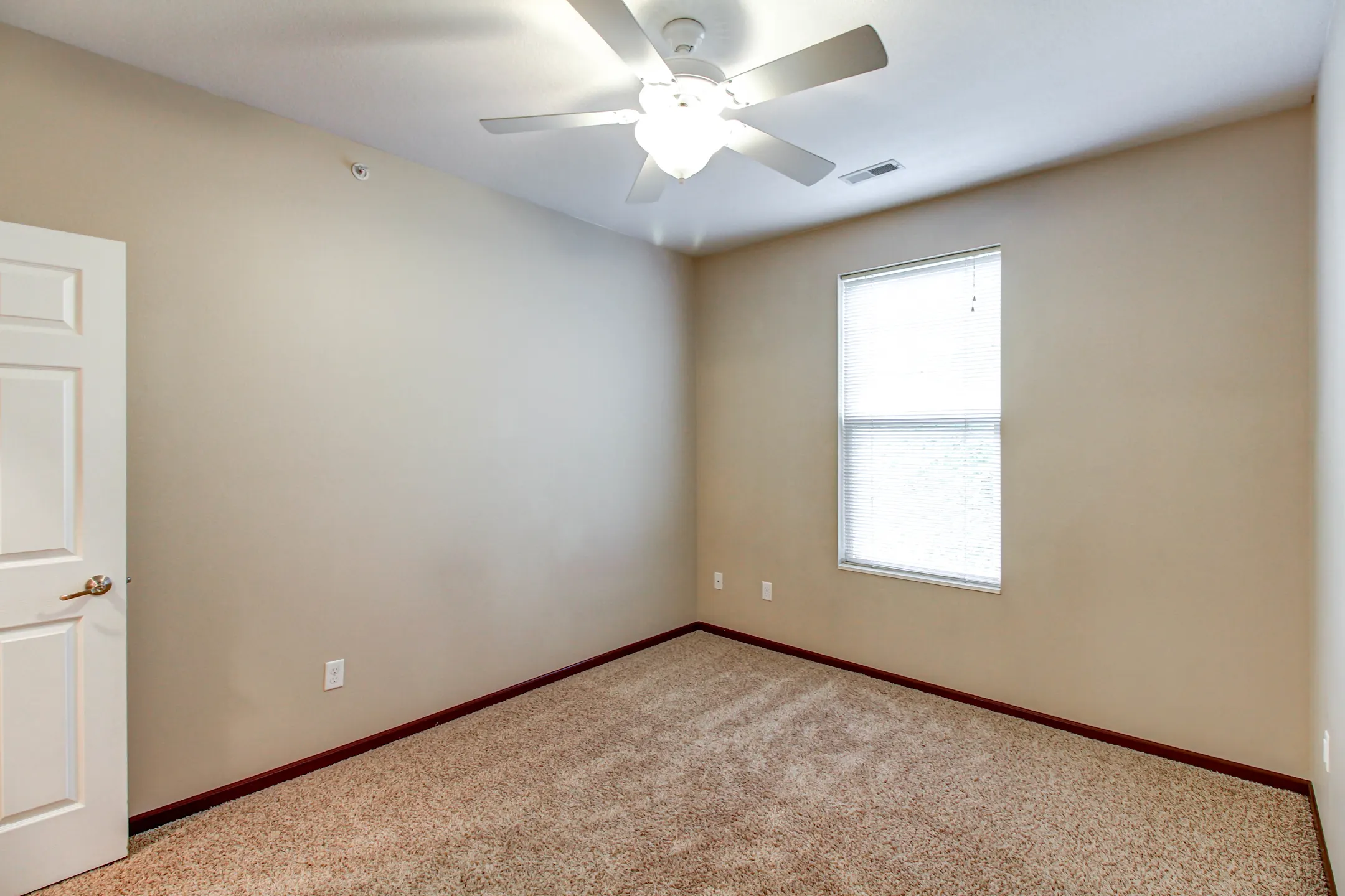 Bedroom - The Woodland Reserve Apartments - Ankeny, IA